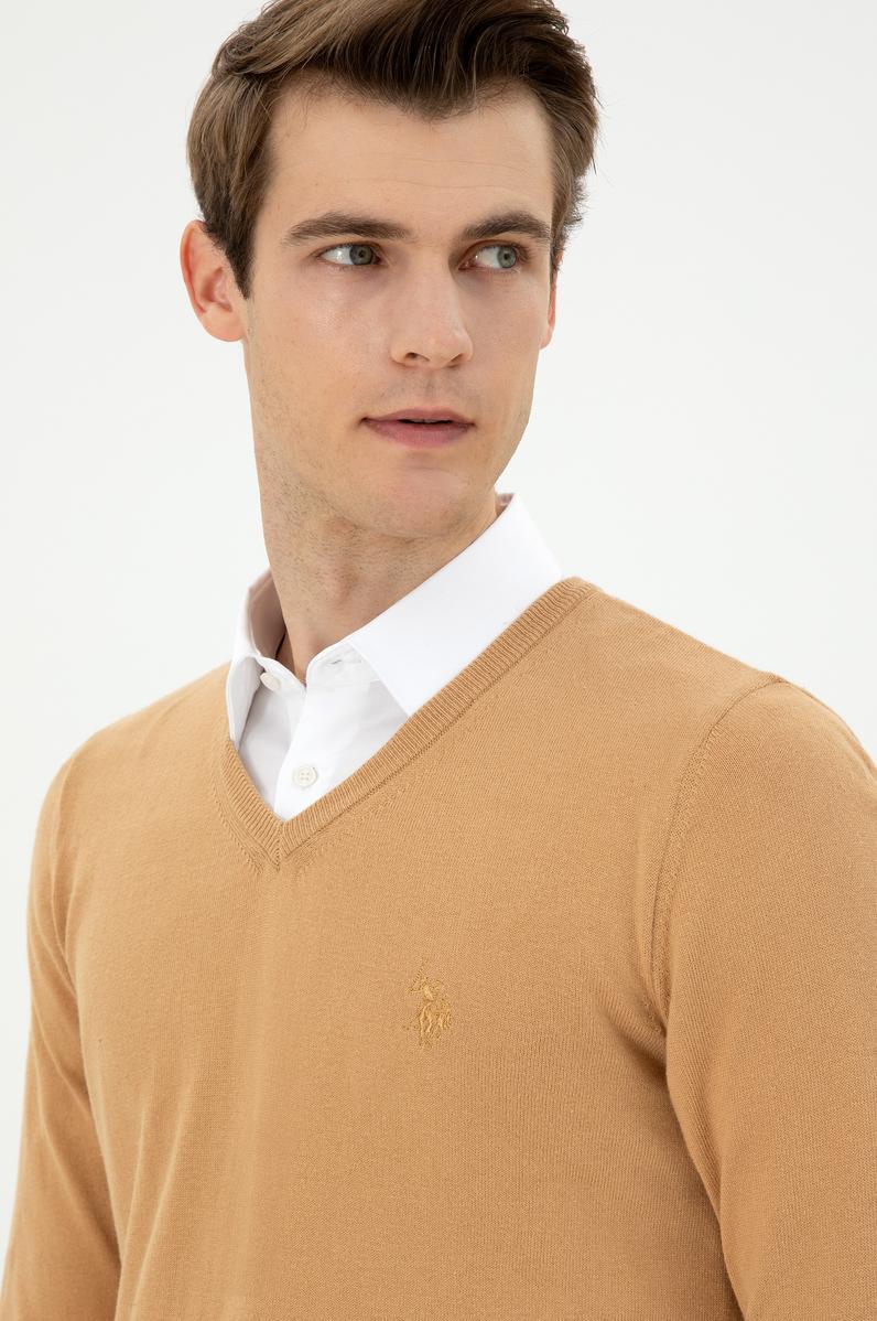 Erkek Slim Fit V Yaka Camel Basic Kazak