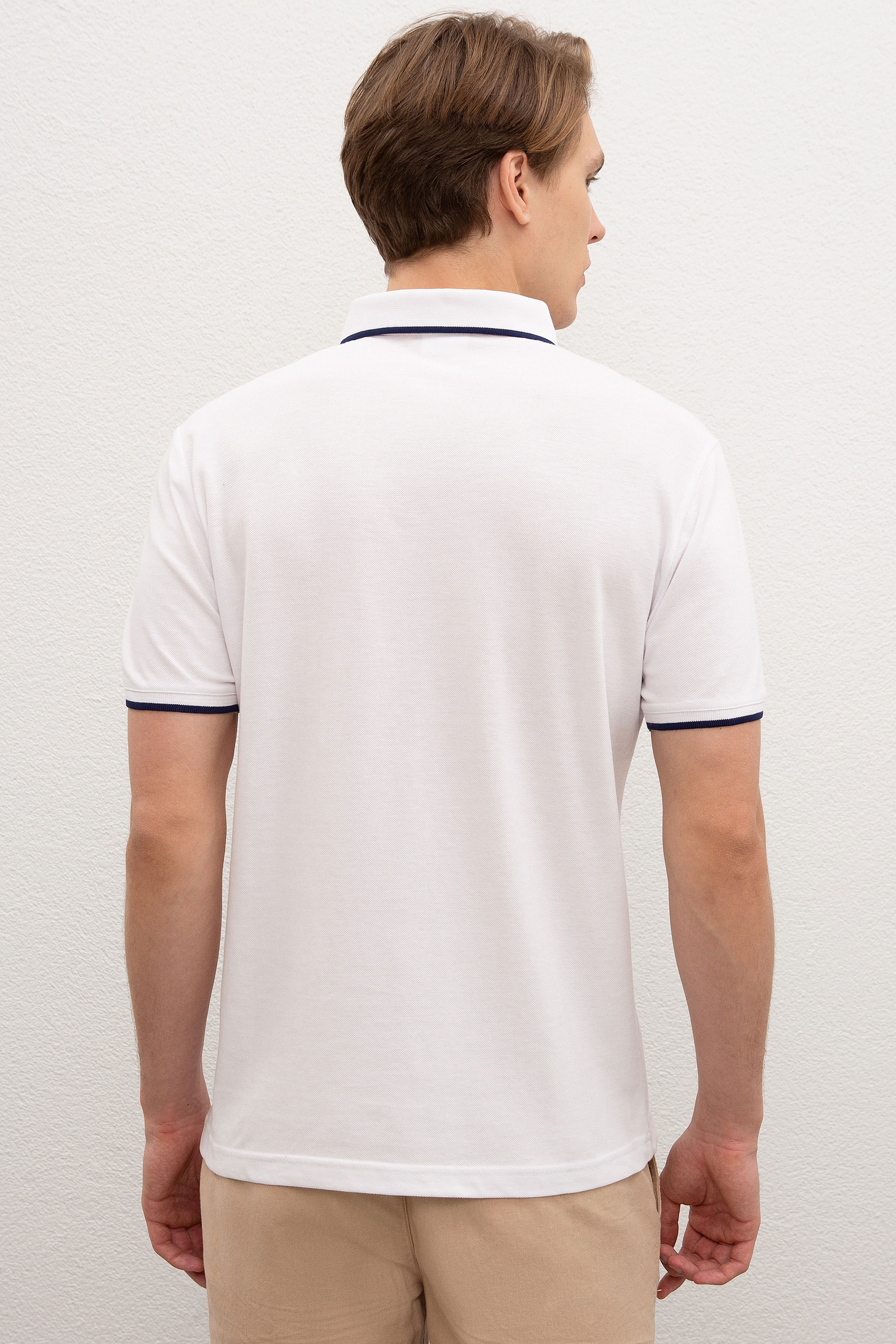 Erkek Beyaz Polo Yaka T-Shirt - Image 3