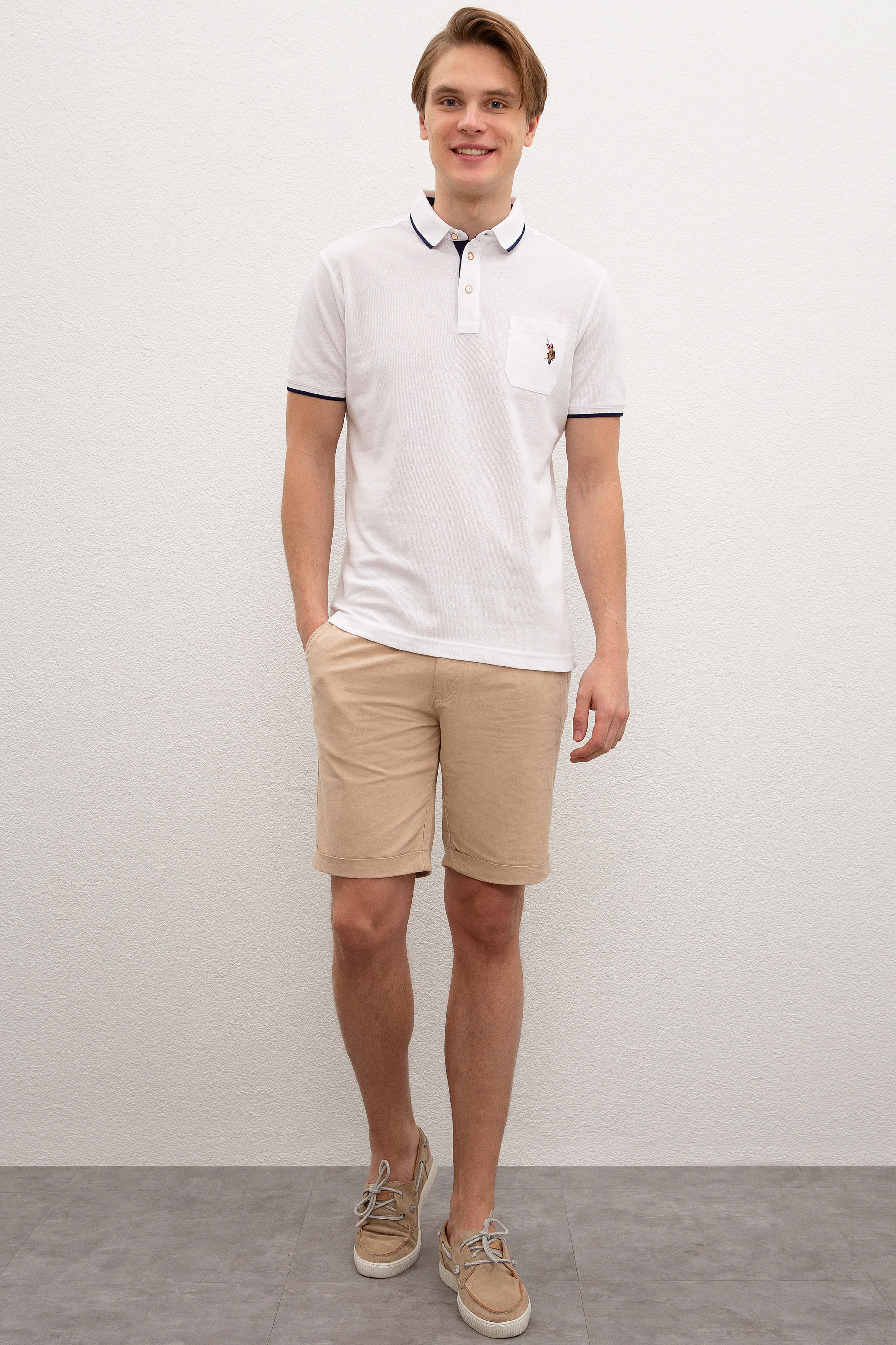 Erkek Beyaz Polo Yaka T-Shirt - Image 4