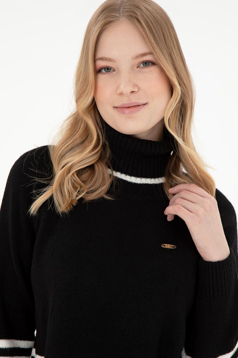 Kadın Siyah Boğazlı Kazak