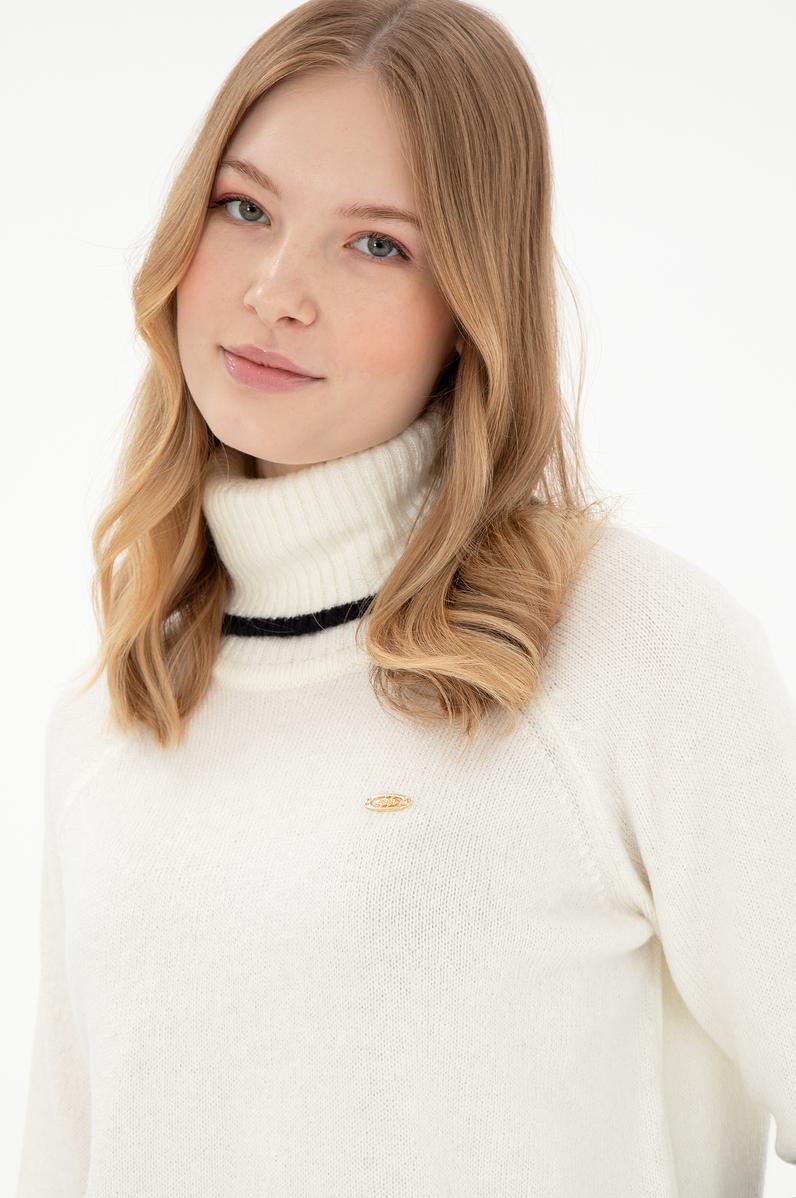 Kadın Krem Boğazlı Kazak