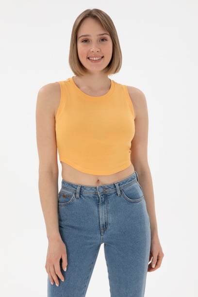 Kadın Turuncu Kolsuz Bisiklet Yaka Crop Basic Tişört