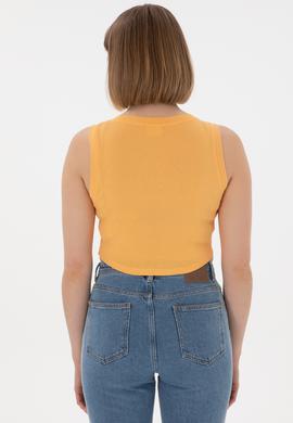 Kadın Turuncu Kolsuz Bisiklet Yaka Crop Basic Tişört - 50305695043