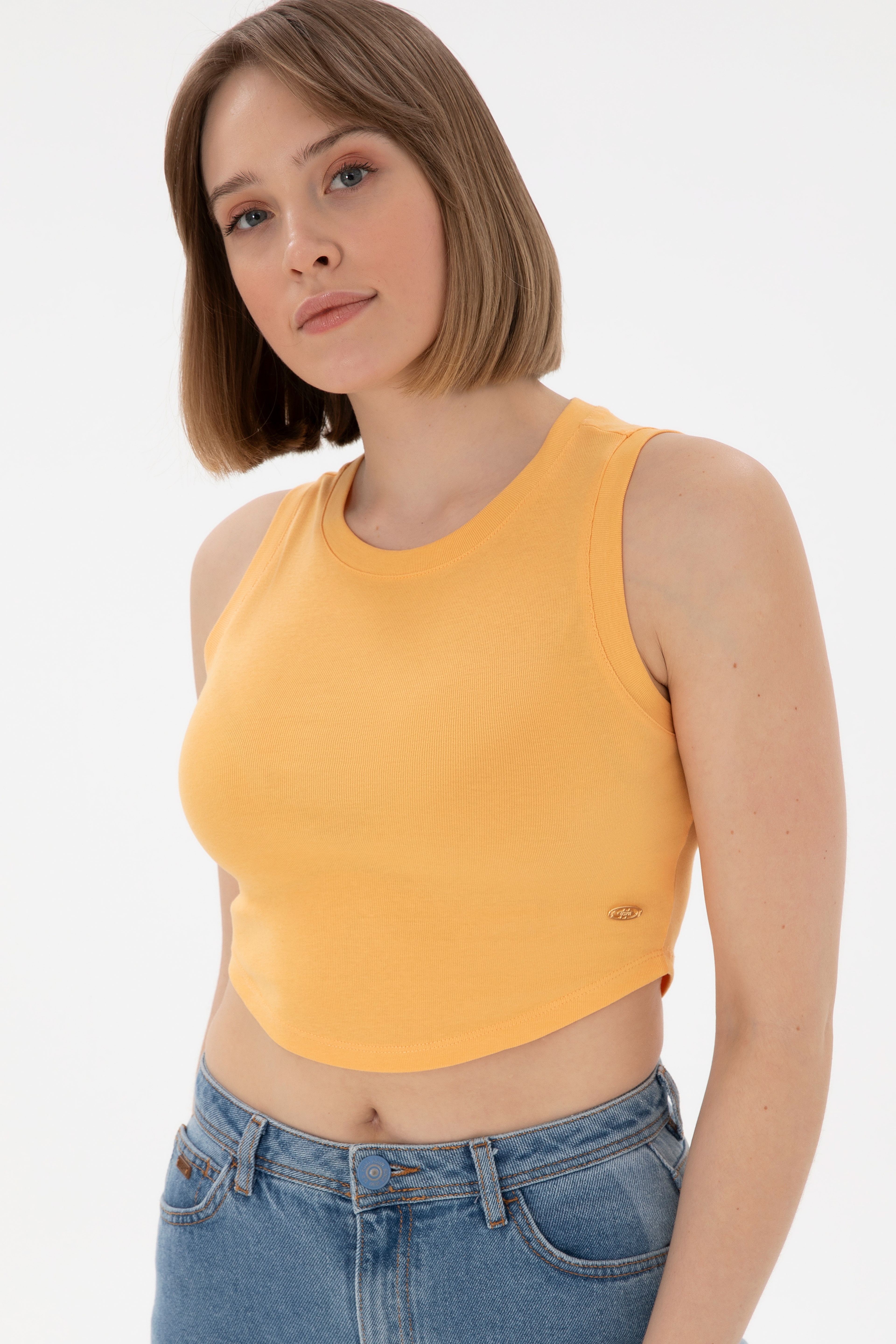 Kadın Turuncu Kolsuz Bisiklet Yaka Crop Basic Tişört - Image 3