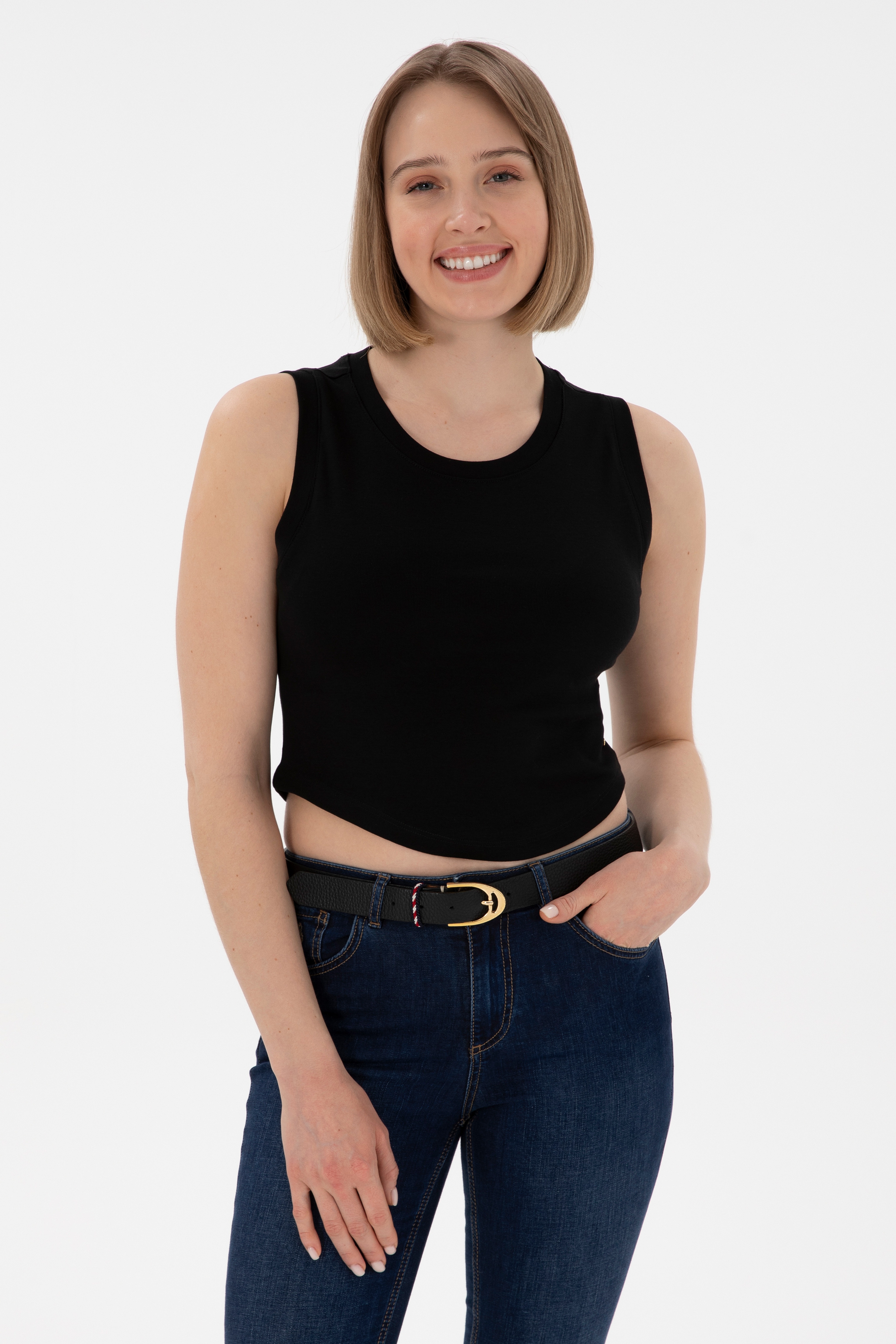 Kadın Siyah Kolsuz Bisiklet Yaka Crop Basic Tişört - Image 1