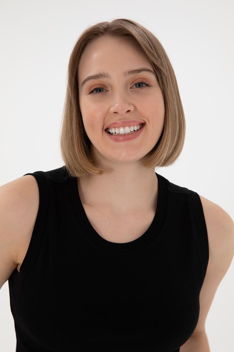 Kadın Siyah Kolsuz Bisiklet Yaka Crop Basic Tişört