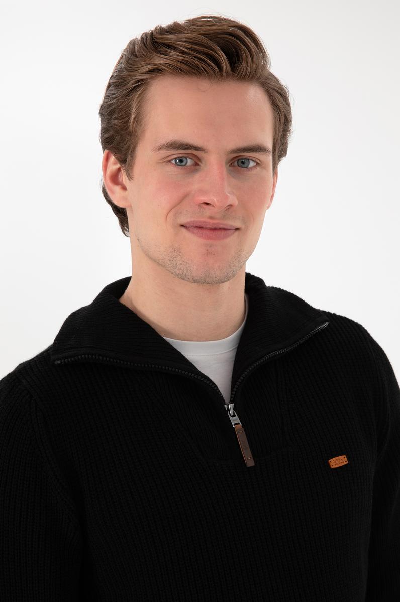 Erkek Regular Fit Yarım Fermuarlı Siyah Kazak