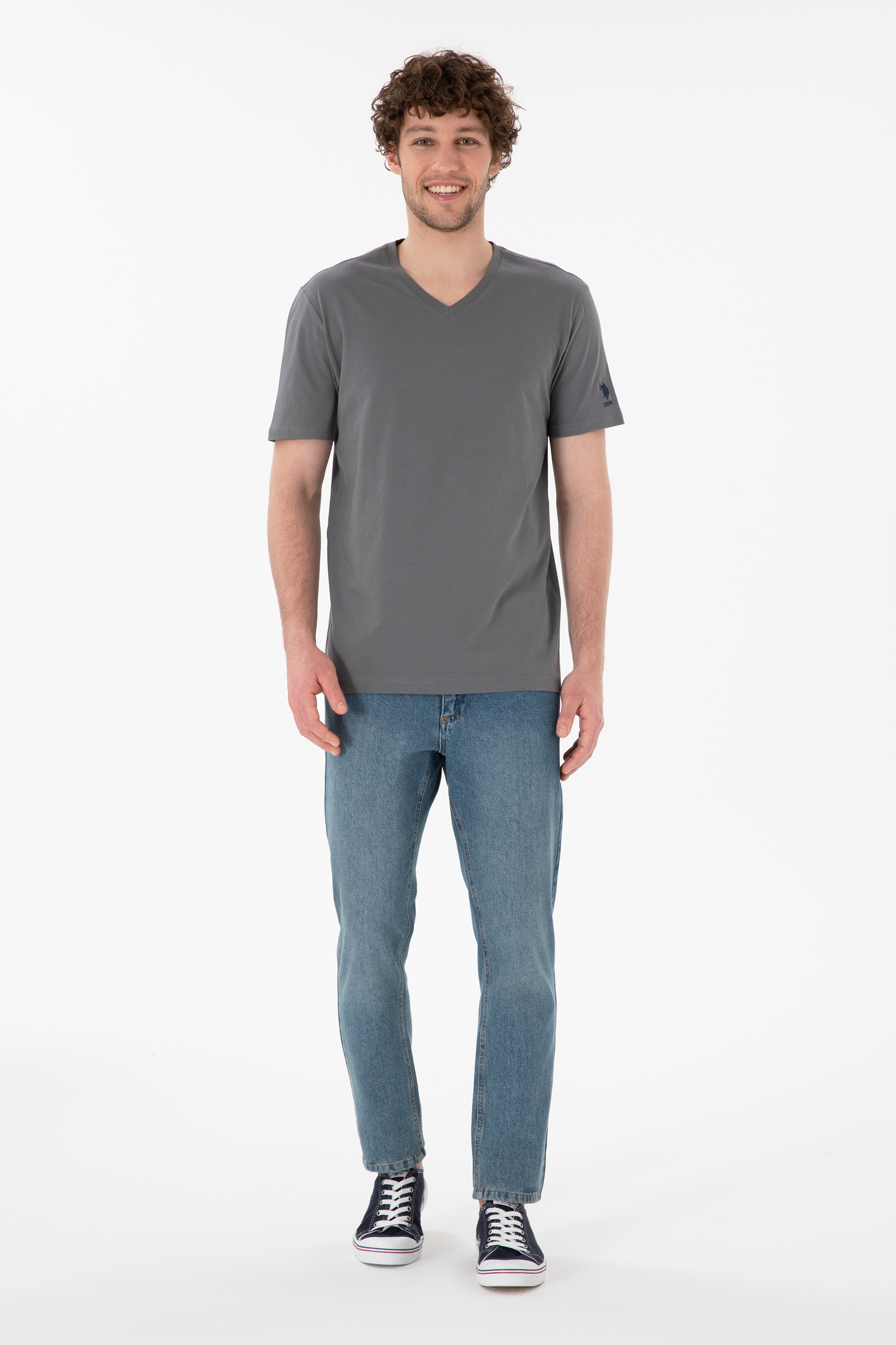 Erkek Regular Fit  V Yaka Gri Basic Tişört - Image 5