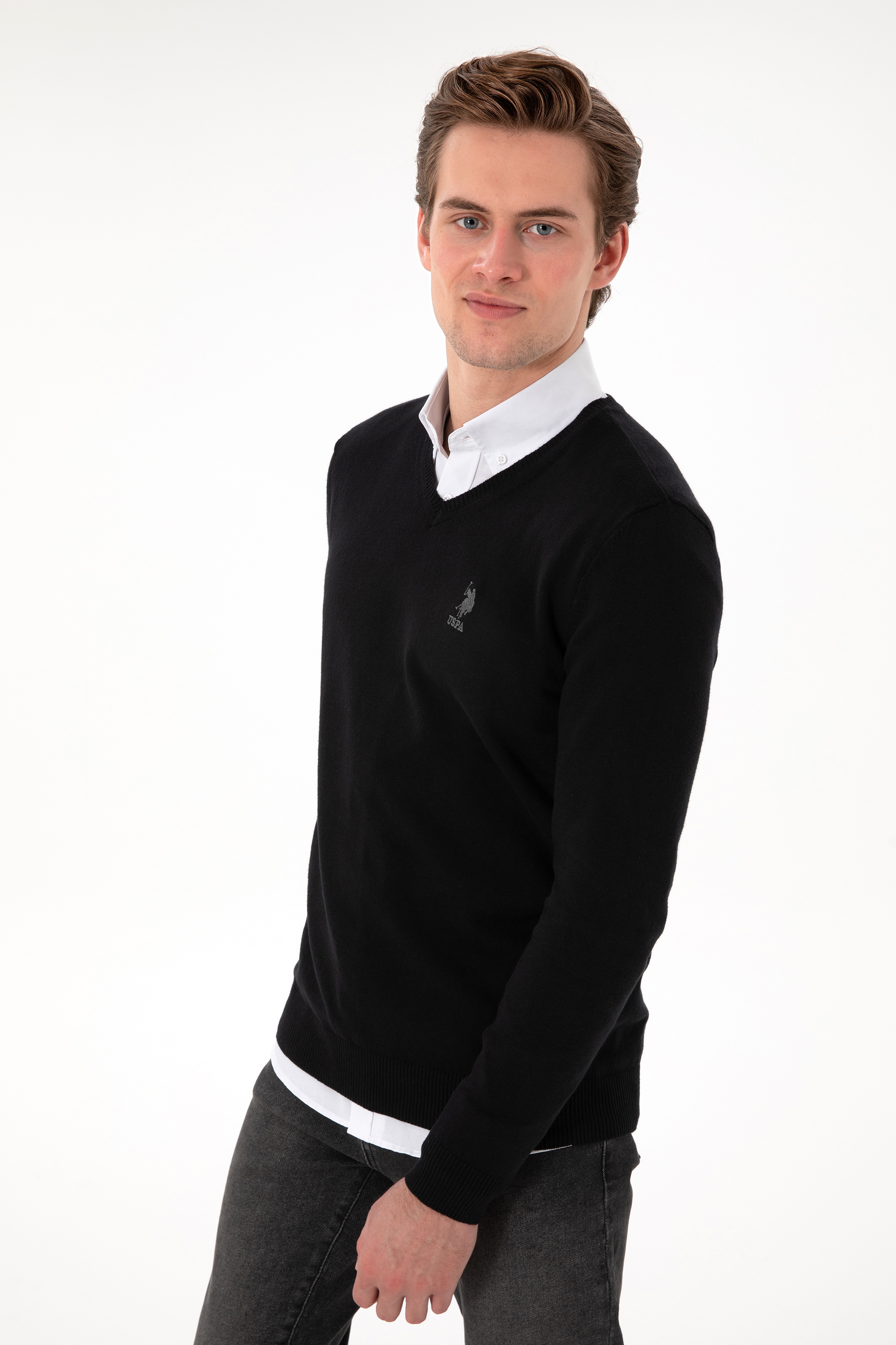 Erkek Slim Fit V Yaka Siyah Basic Kazak