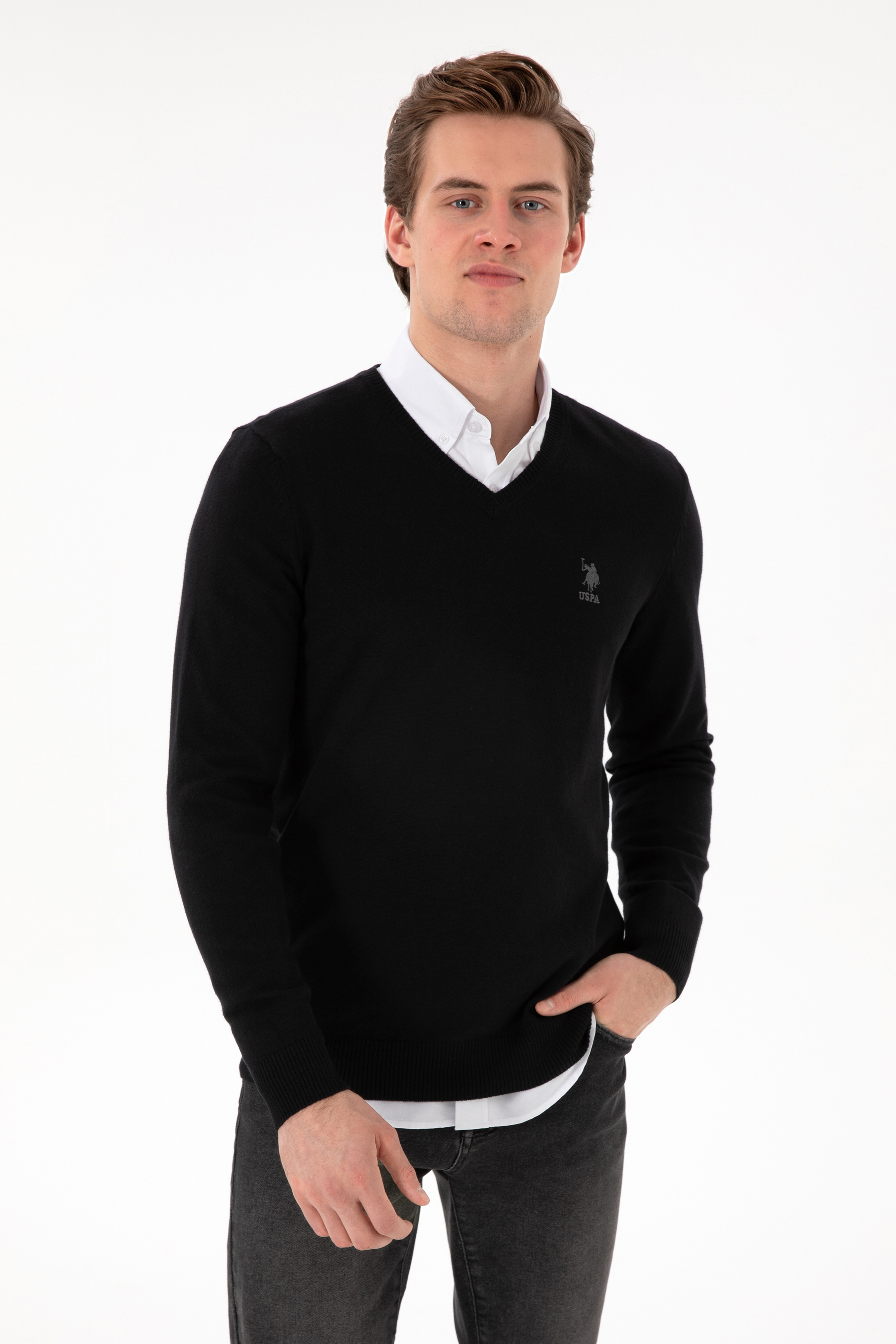 Erkek Slim Fit V Yaka Siyah Basic Kazak - Image 1