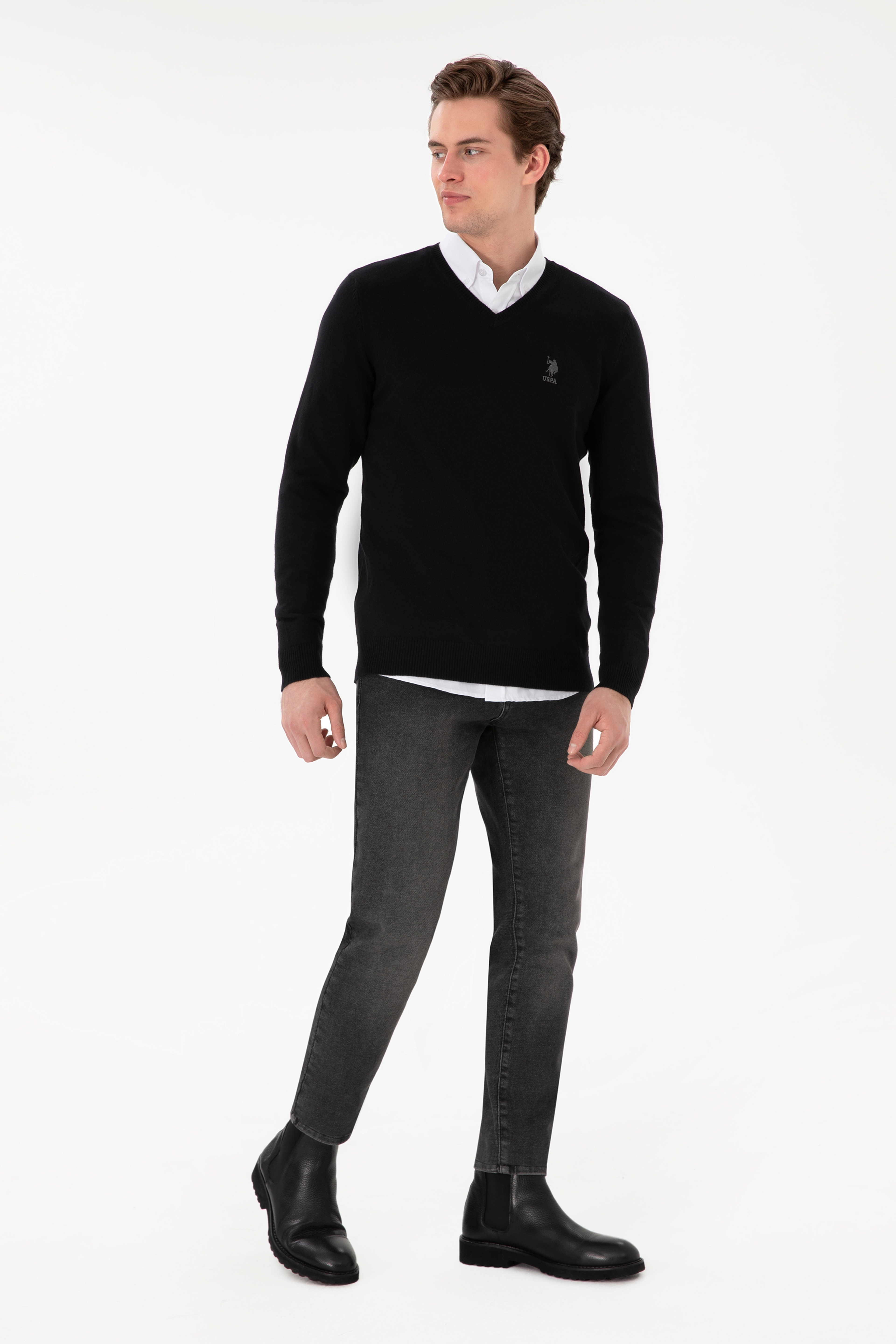 Erkek Slim Fit V Yaka Siyah Basic Kazak - Image 4