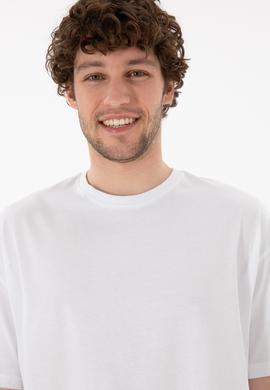 Erkek Oversize Fit Bisiklet Yaka Beyaz Tişört - 50305859007