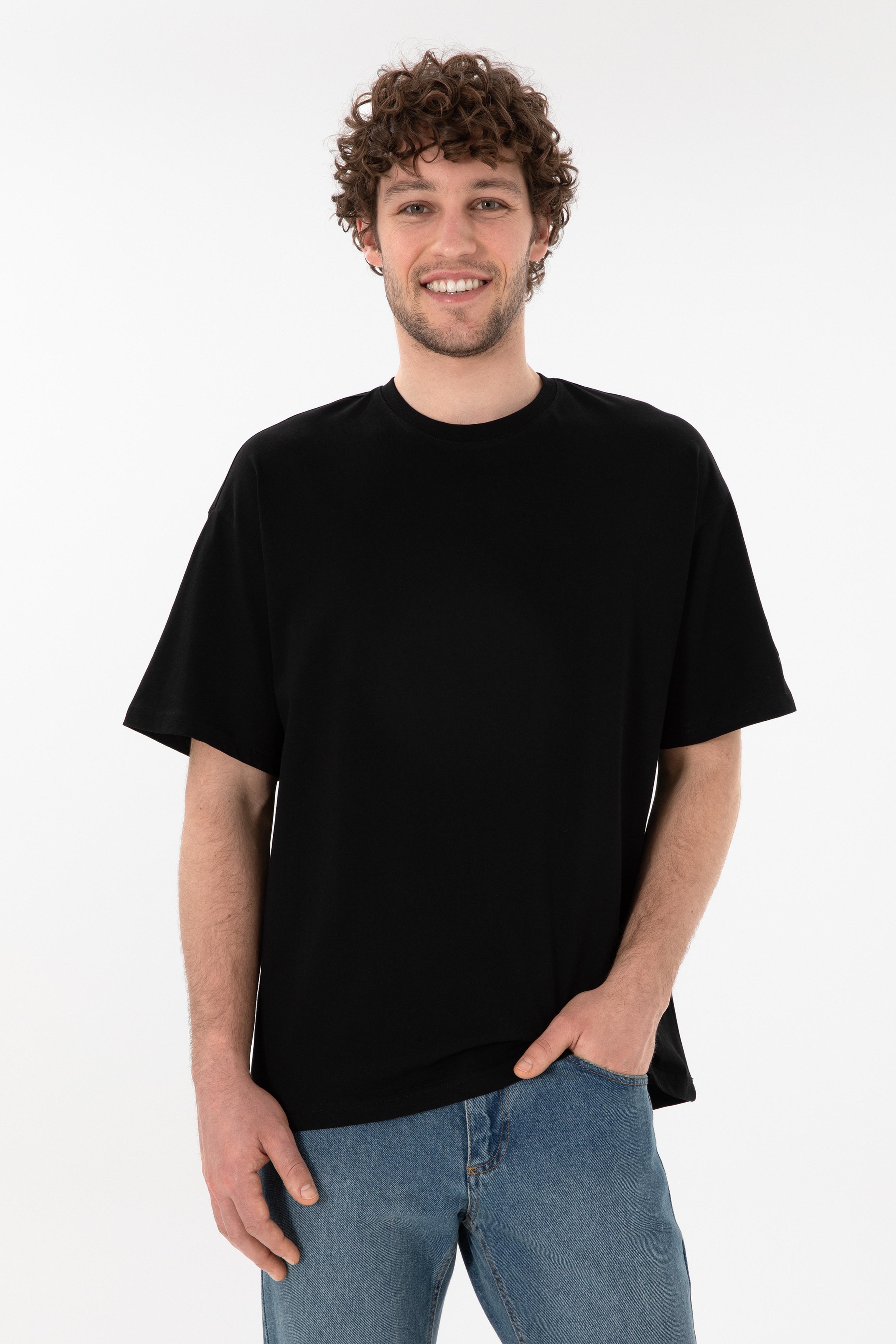 Erkek Oversize Fit Bisiklet Yaka Siyah Tişört - Image 1