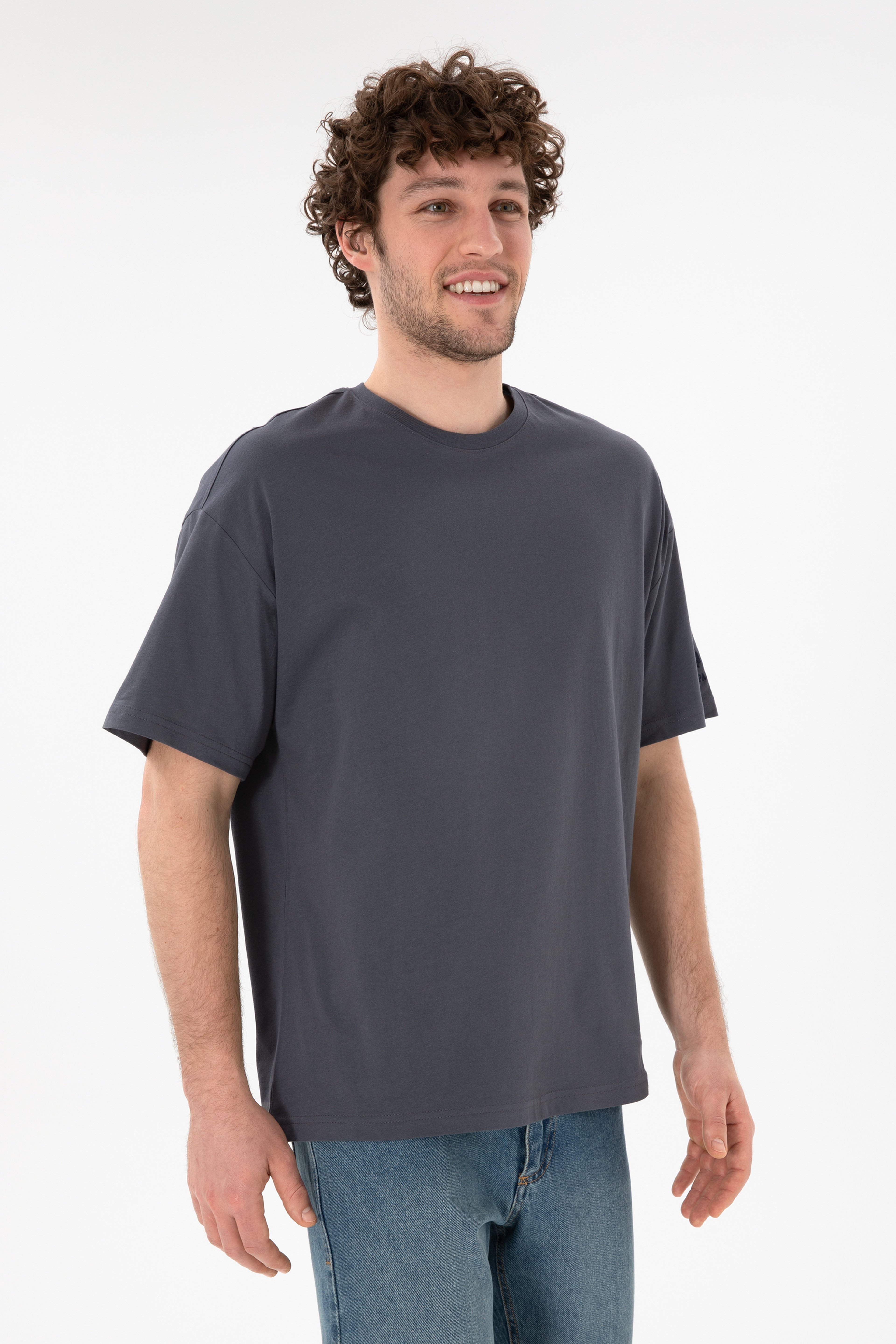 Erkek Oversize Fit Bisiklet Yaka Antrasit Tişört - Image 2