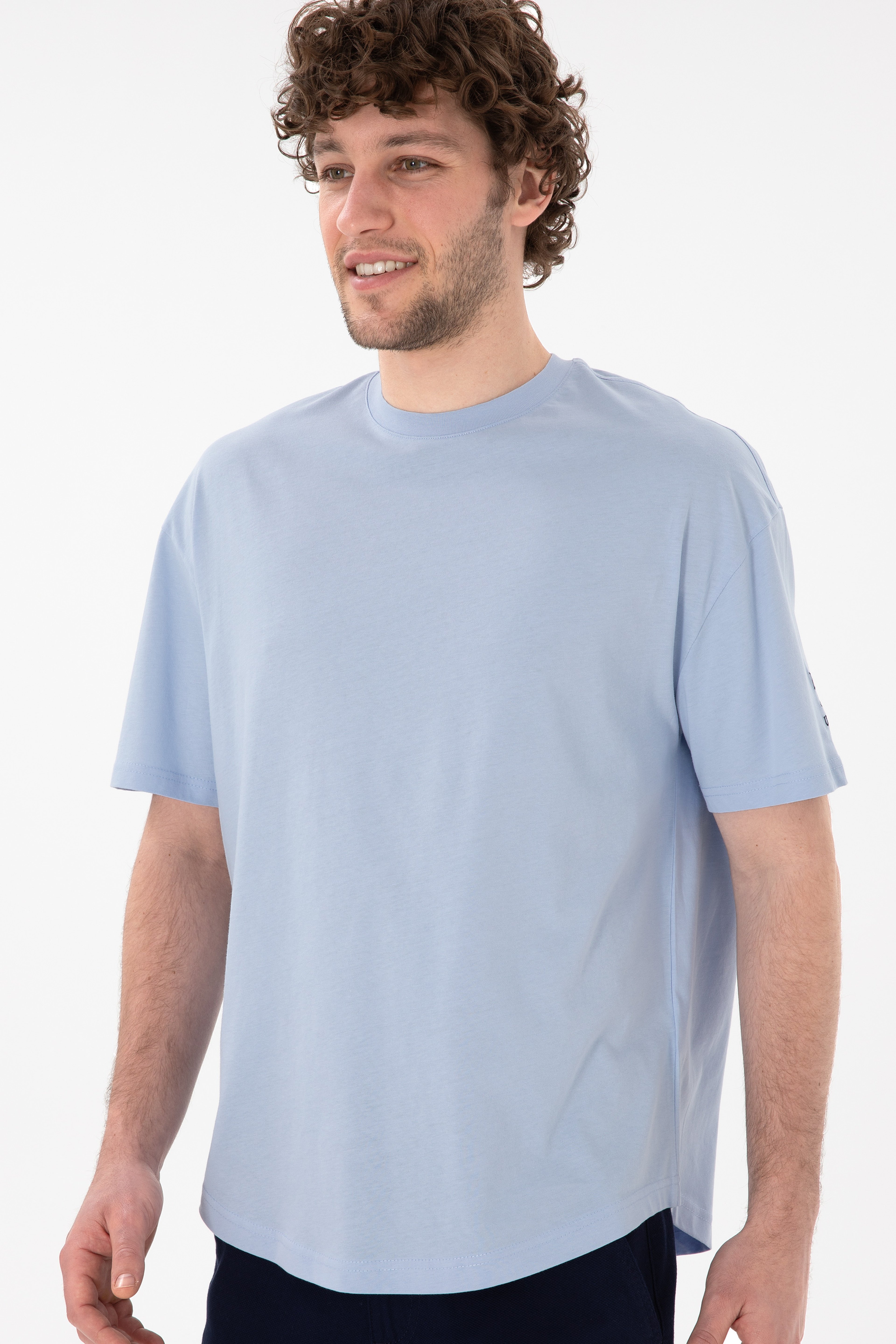 Erkek Long Fit Bisiklet Yaka Açık Mavi Basic Tişört - Image 4