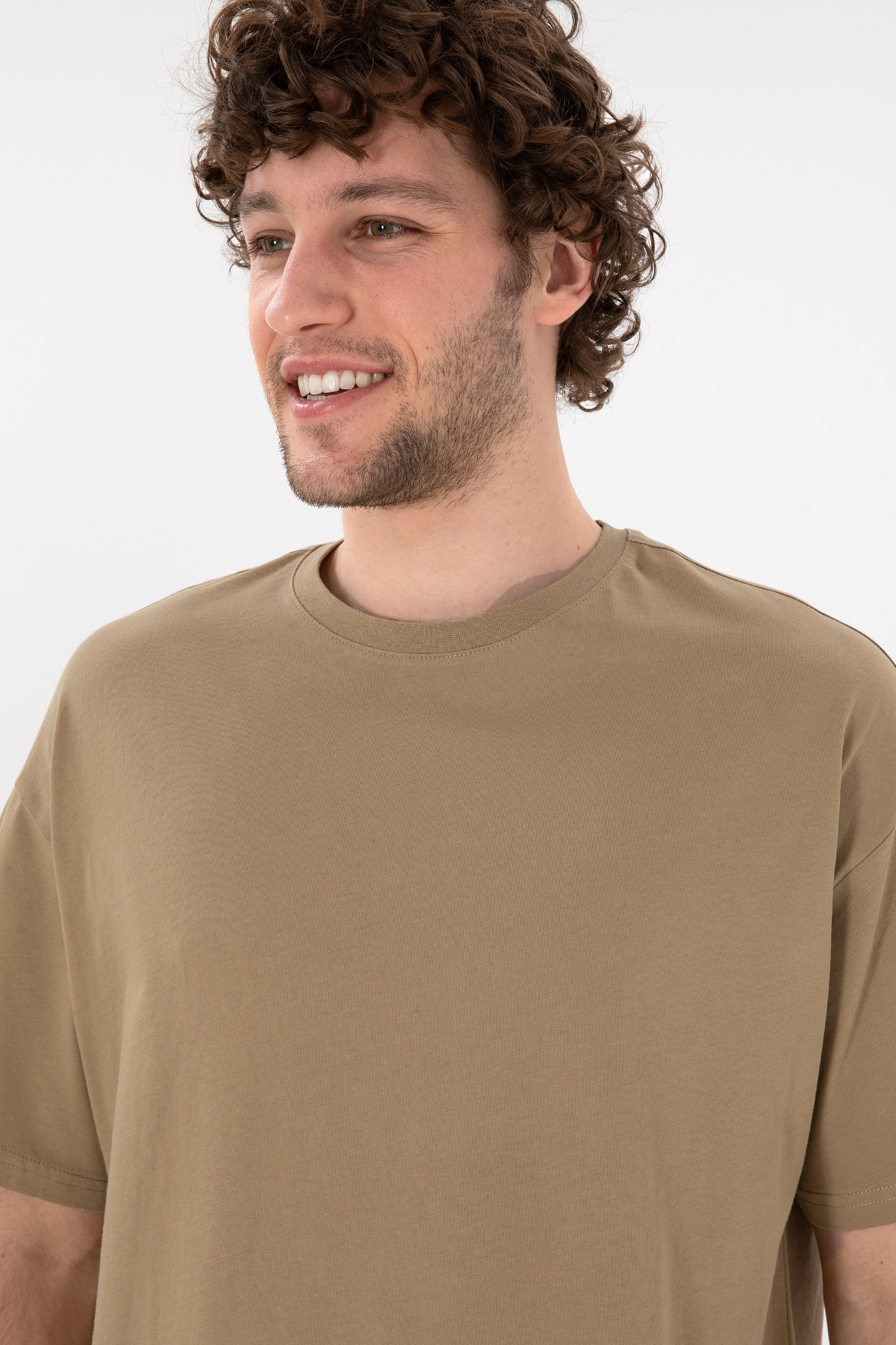Erkek Oversize Fit Bisiklet Yaka Haki Tişört