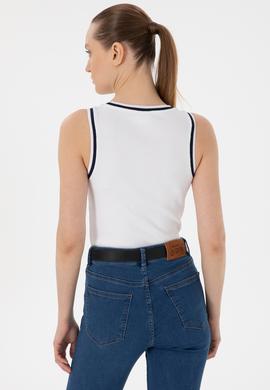 Kadın Beyaz Kolsuz Bisiklet Yaka Tişört - 50305857014