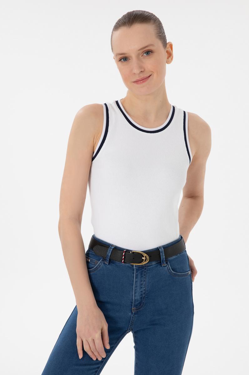 Kadın Beyaz Kolsuz Bisiklet Yaka Tişört