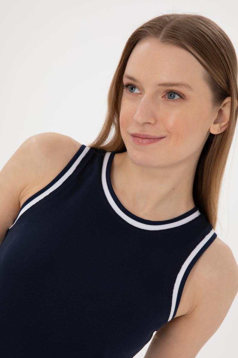 Kadın Lacivert Kolsuz Bisiklet Yaka Tişört