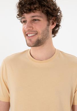 Erkek Regular Fit Bisiklet Yaka Bej Basic Tişört - 50305928240