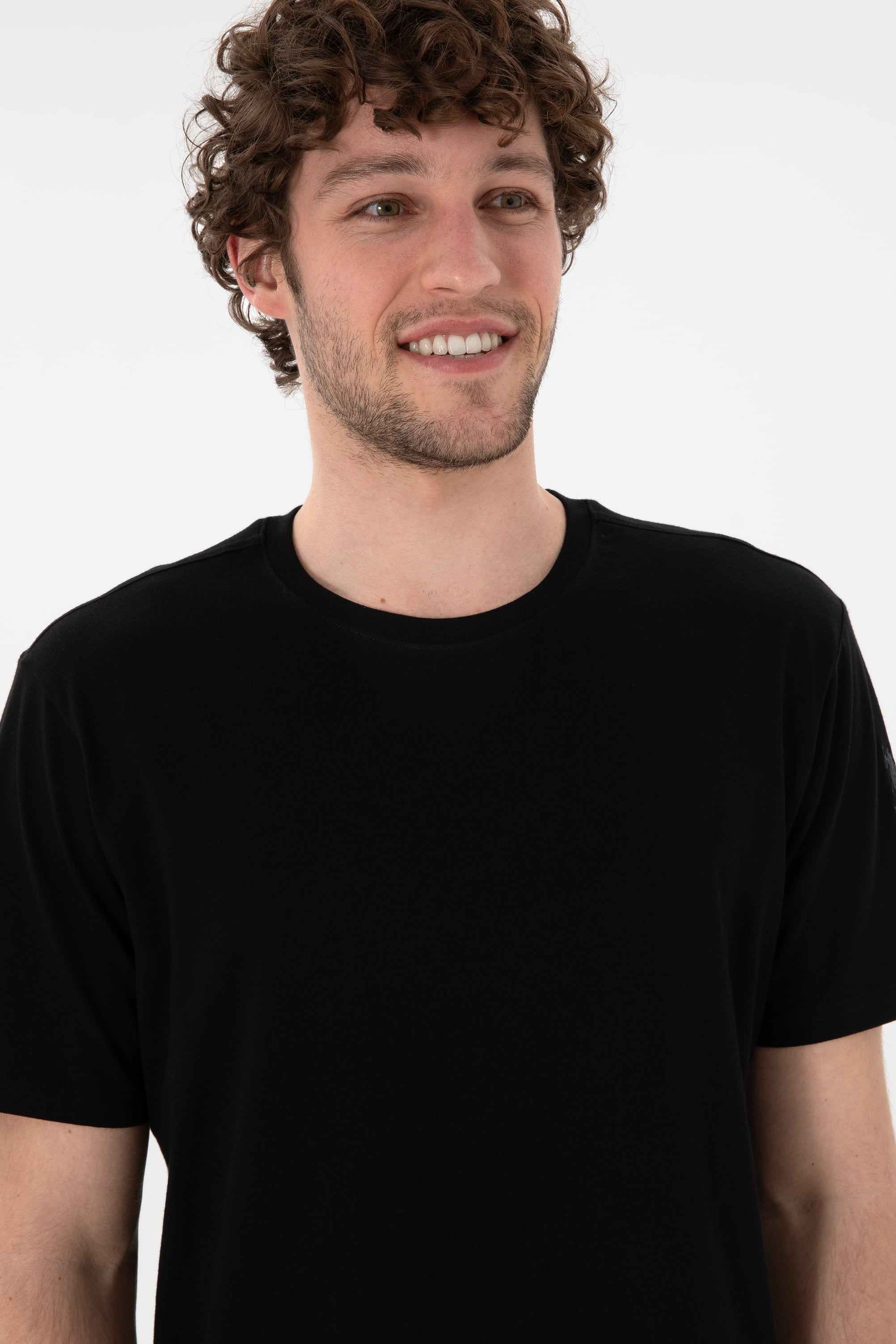 Erkek Regular Fit Bisiklet Yaka Siyah Basic Tişört