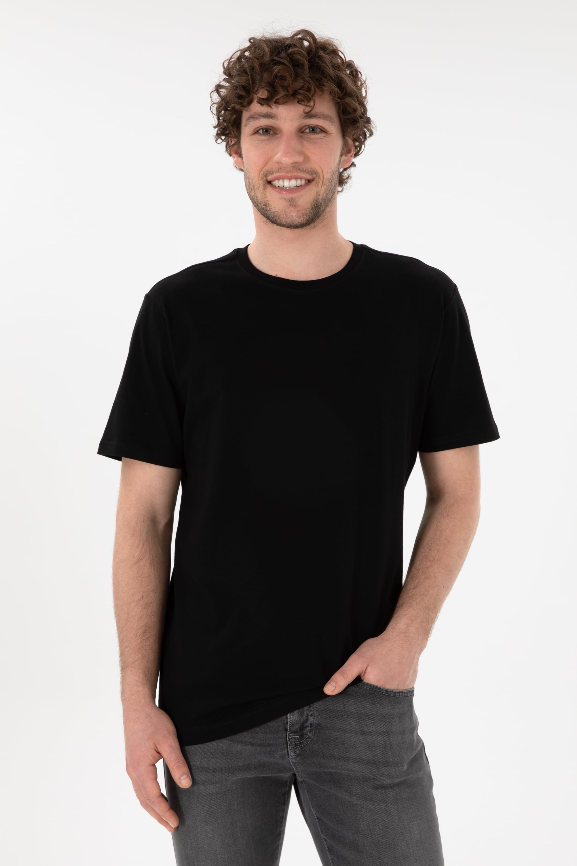 Erkek Regular Fit Bisiklet Yaka Siyah Basic Tişört - Image 1