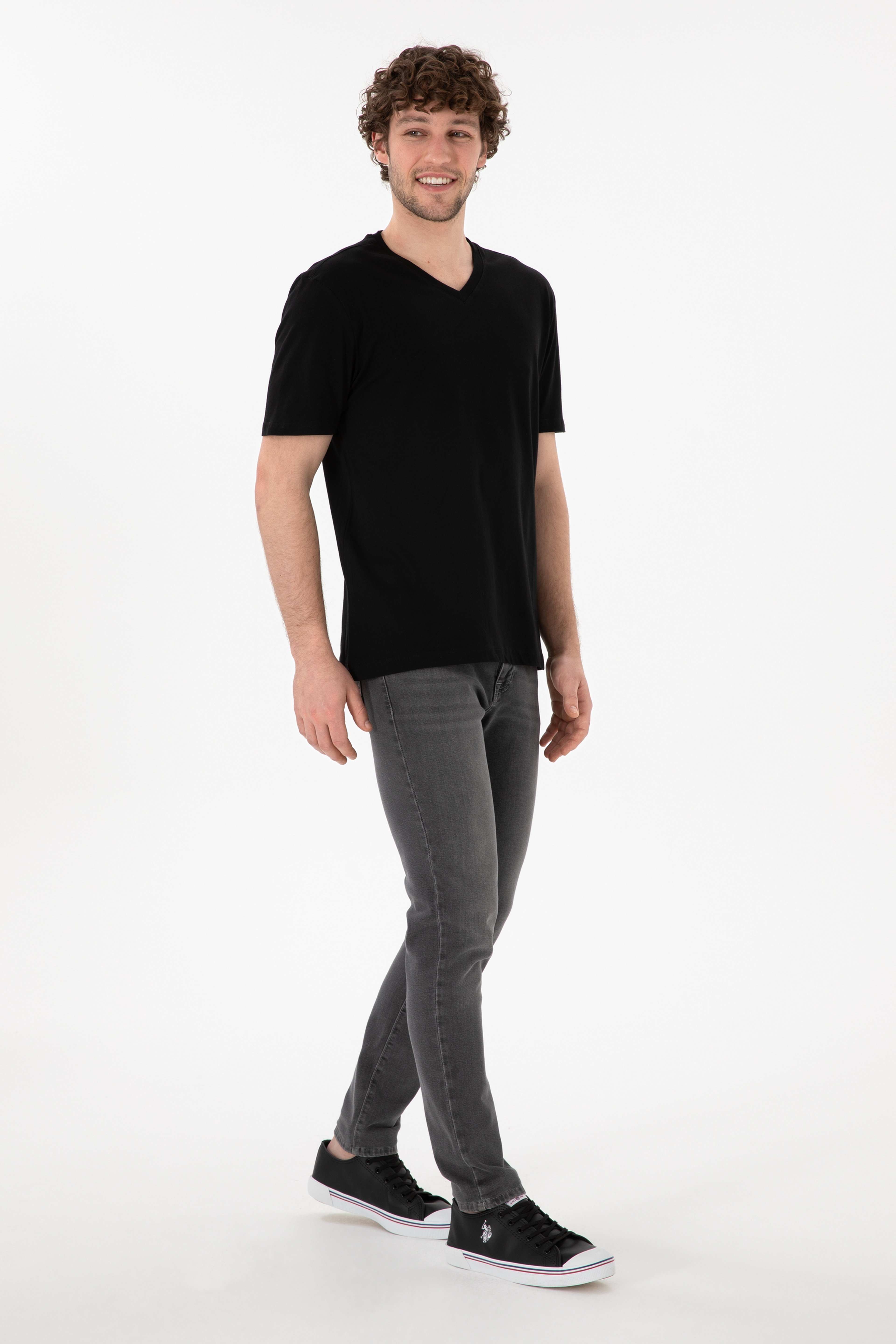 Erkek Regular Fit  V Yaka Siyah Basic Tişört