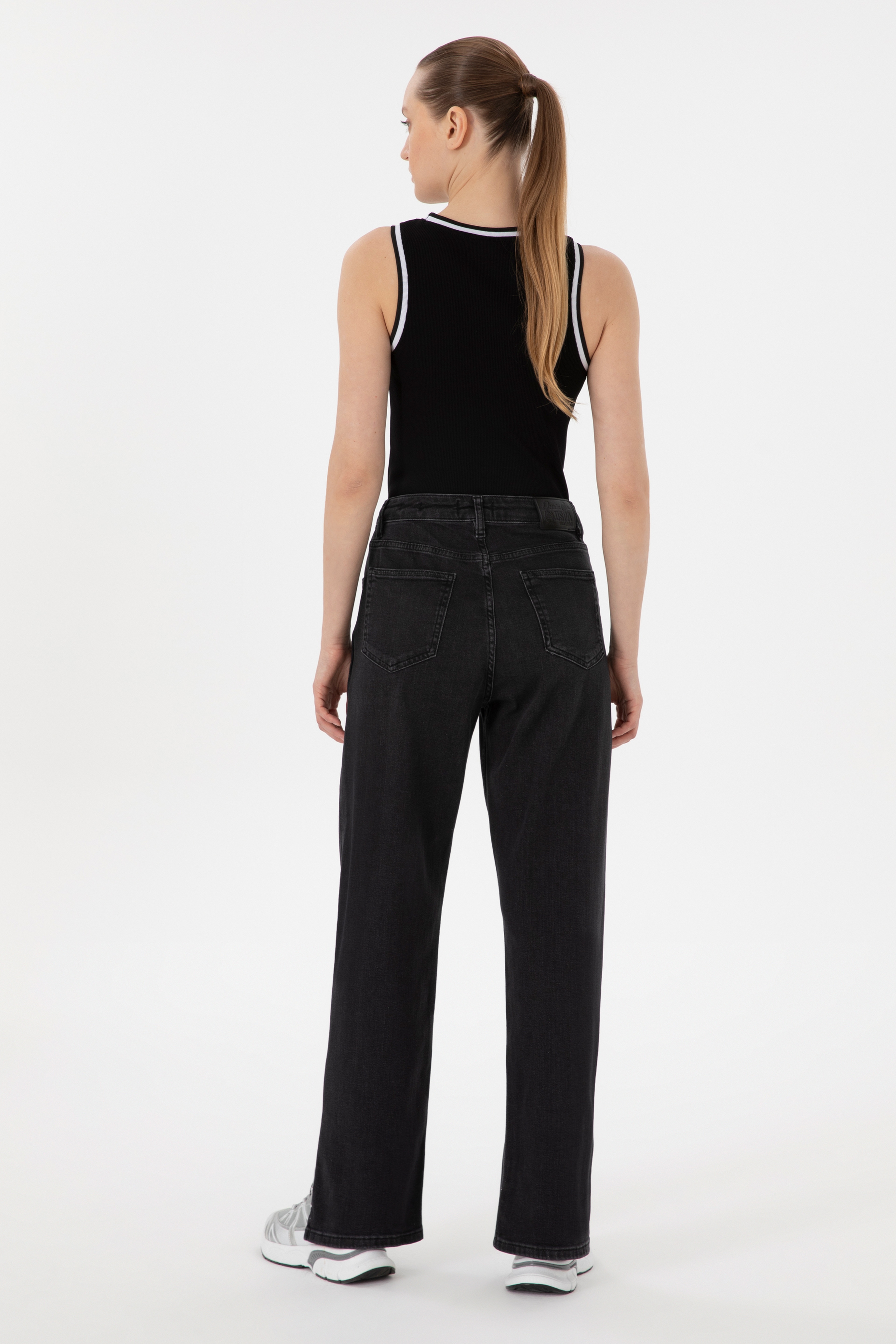 Kadın Siyah Straight Fit Jean Pantolon - Image 4