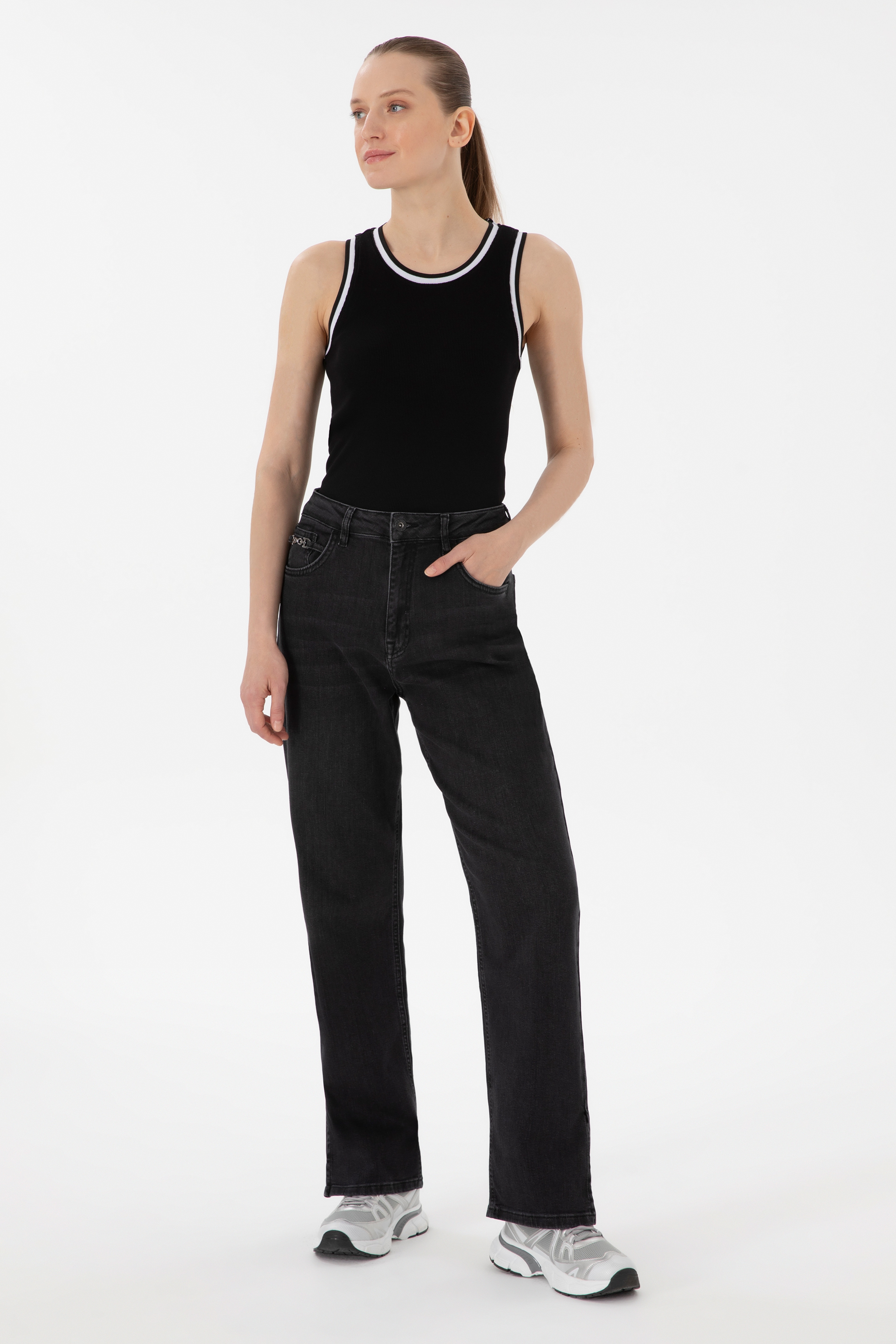 Kadın Siyah Straight Fit Jean Pantolon - Image 3
