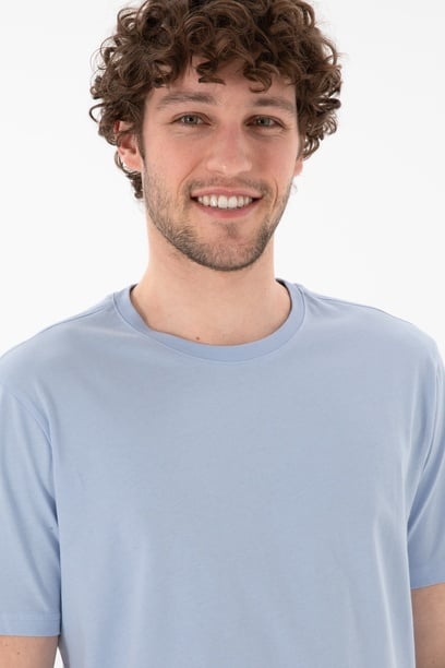 Erkek Regular Fit Bisiklet Yaka Açık Mavi Basic Tişört