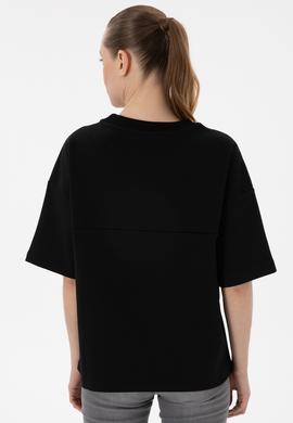 Kadın Siyah Oversize Bisiklet Yaka Tişört - 50294482017