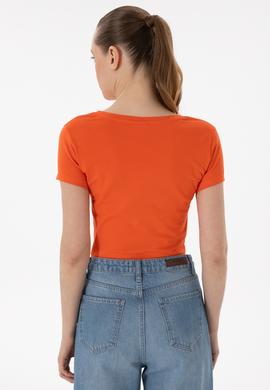 Kadın Nar Çiçeği V Yaka Basic Tişört - 50300828051