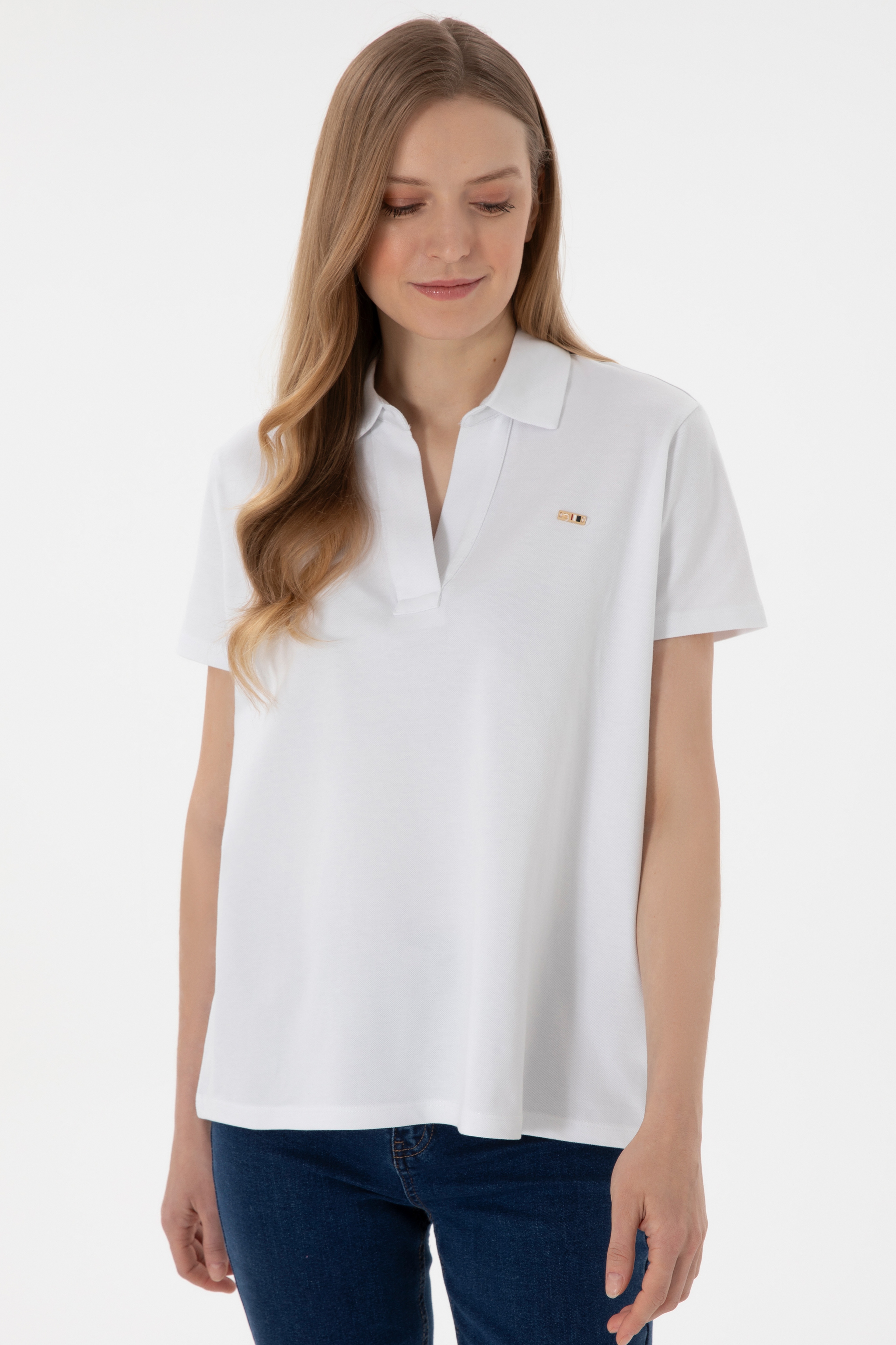 Kadın Beyaz Basic Polo Yaka Tişört - Image 4