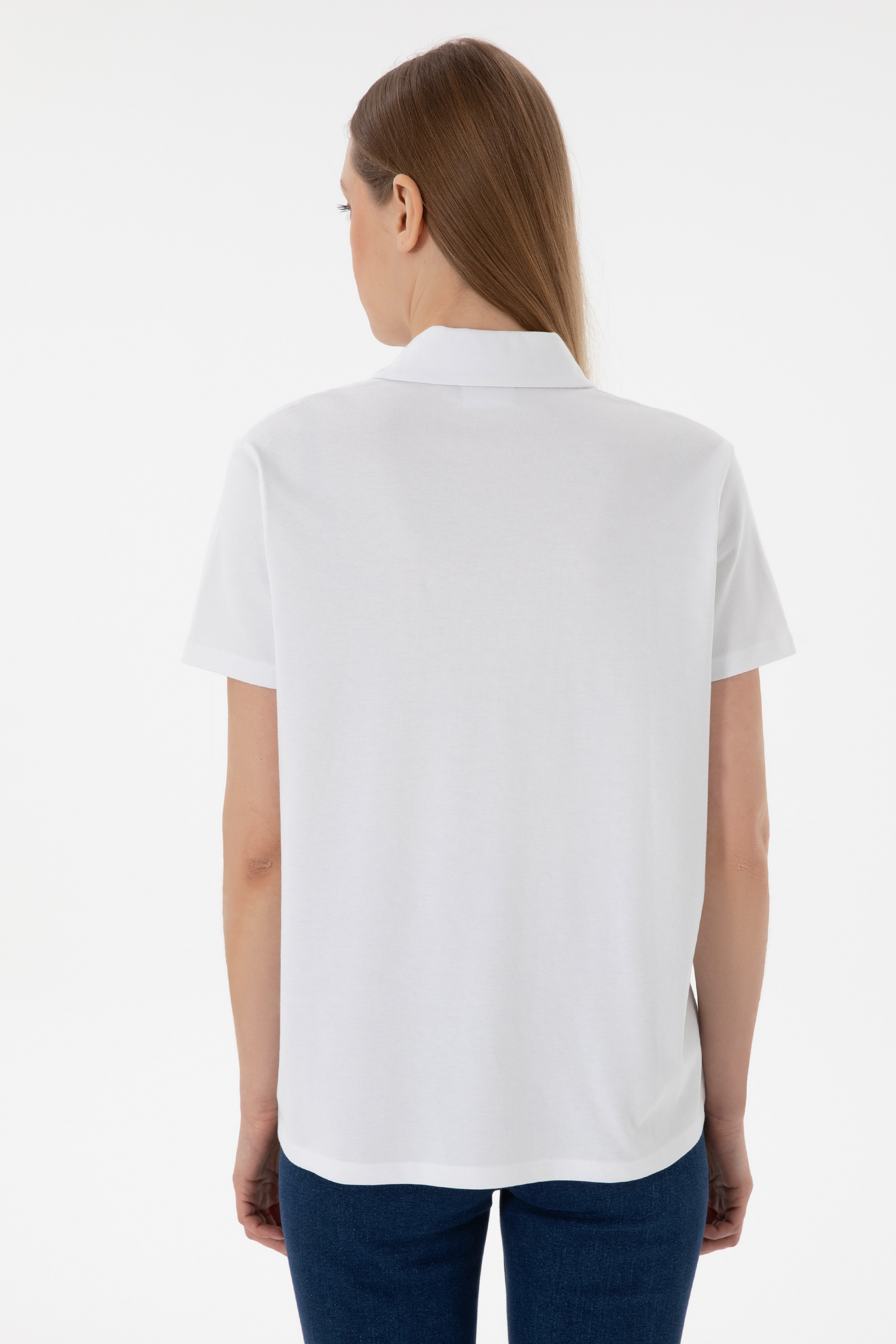 Kadın Beyaz Basic Polo Yaka Tişört - Image 6