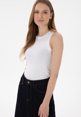 Kadın Beyaz Kolsuz Bisiklet Yaka Basic Tişört - 50300904012