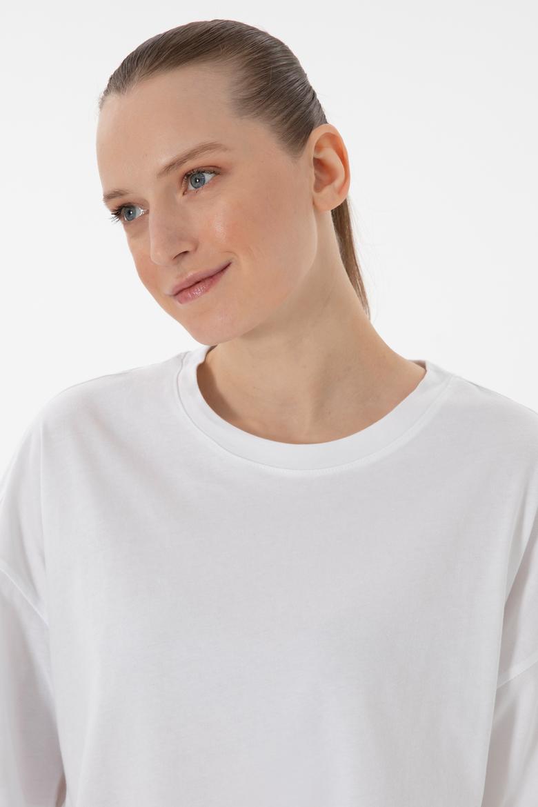Kadın Beyaz Oversize Bisiklet Yaka Tişört - 50305810029