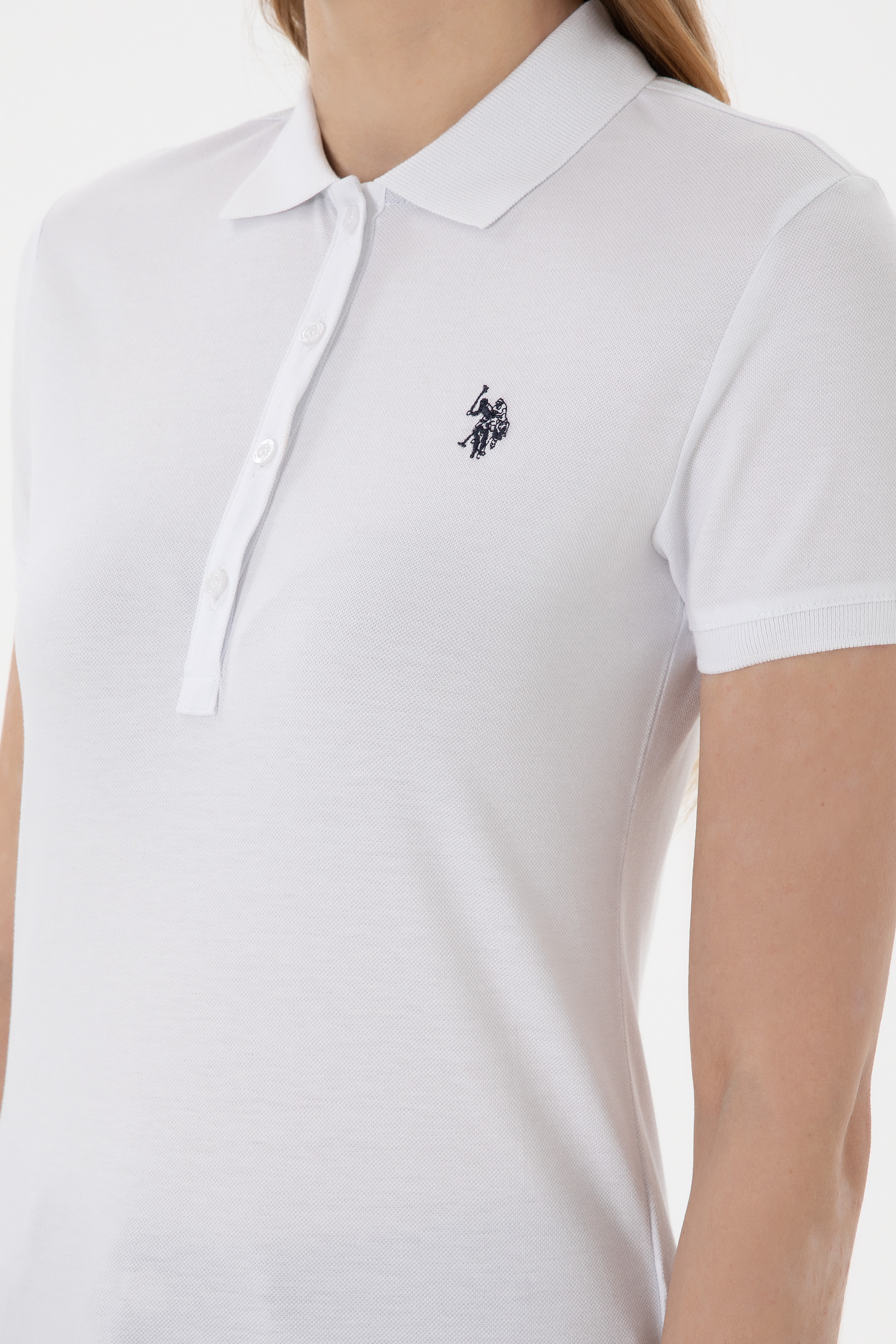 Kadın Beyaz Basic Polo Yaka Tişört - Image 7