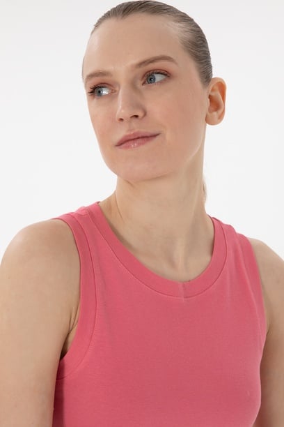 Kadın Koyu Pembe Kolsuz Bisiklet Yaka Basic Tişört