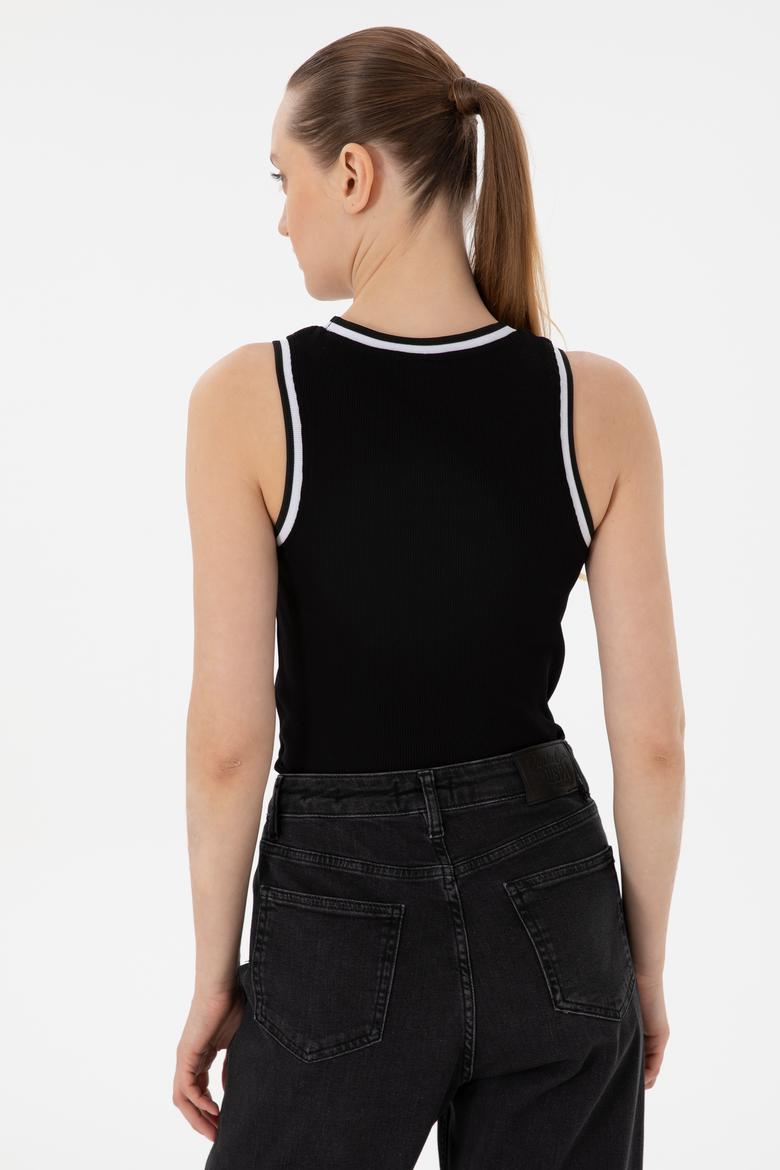 Kadın Siyah Kolsuz Bisiklet Yaka Tişört - 50305857019