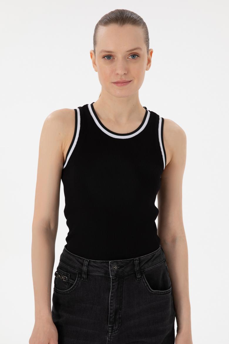 Kadın Siyah Kolsuz Bisiklet Yaka Tişört - 50305857019