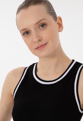 Kadın Siyah Kolsuz Bisiklet Yaka Tişört - 50305857019