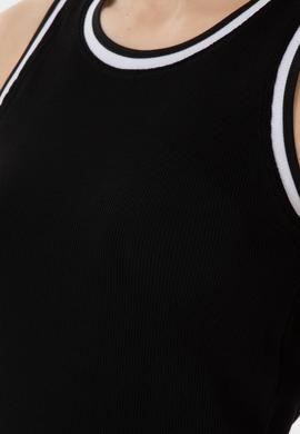 Kadın Siyah Kolsuz Bisiklet Yaka Tişört - 50305857019