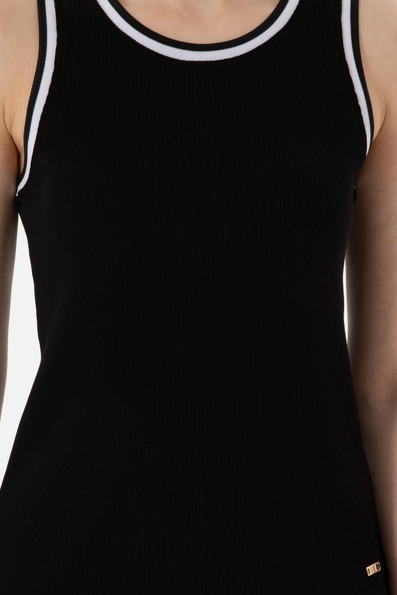 Kadın Siyah Kolsuz Bisiklet Yaka Tişört - 50305857019