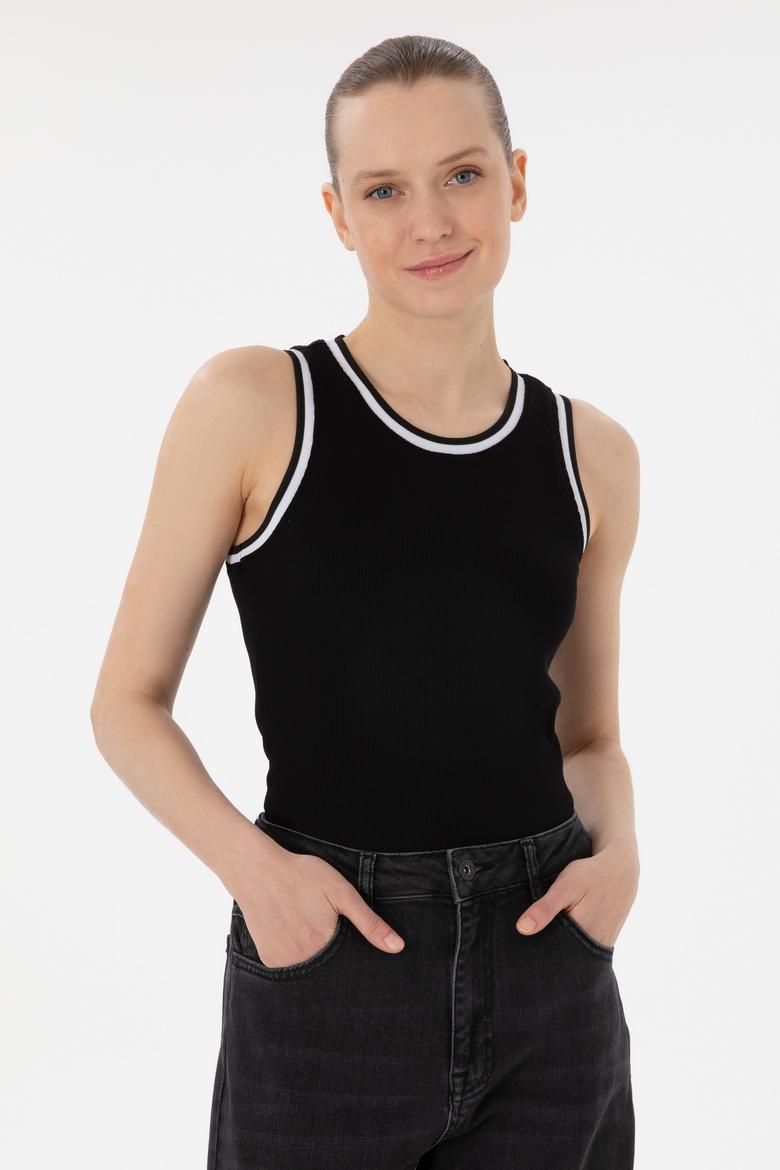 Kadın Siyah Kolsuz Bisiklet Yaka Tişört