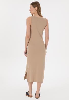 Kadın Kum Yırtmaçlı Kolsuz Kare Yaka Midi Boy Örme Elbise - 50305835054