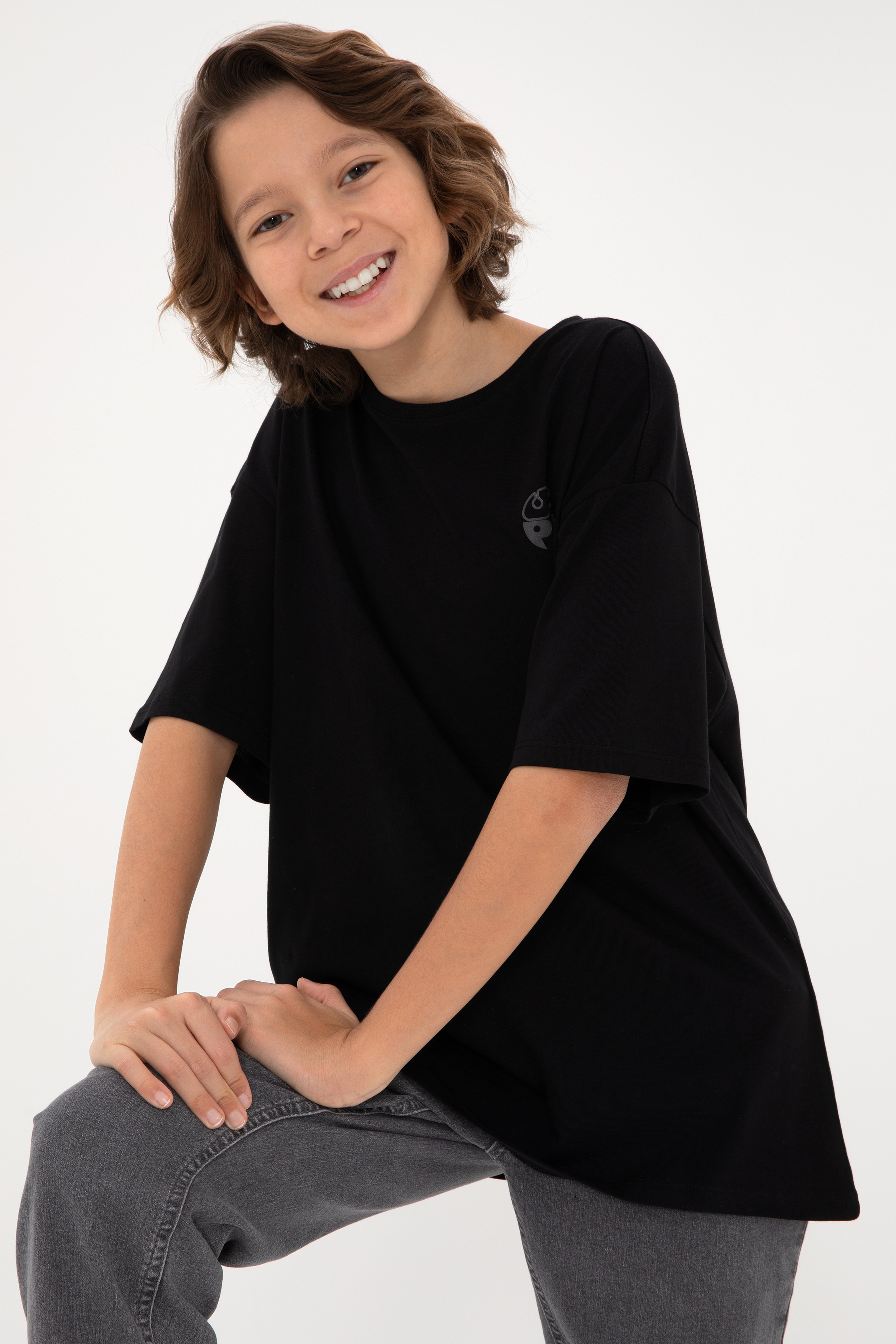 Erkek Çocuk Siyah Comfort Basic Bisiklet Yaka Tişört - Image 1