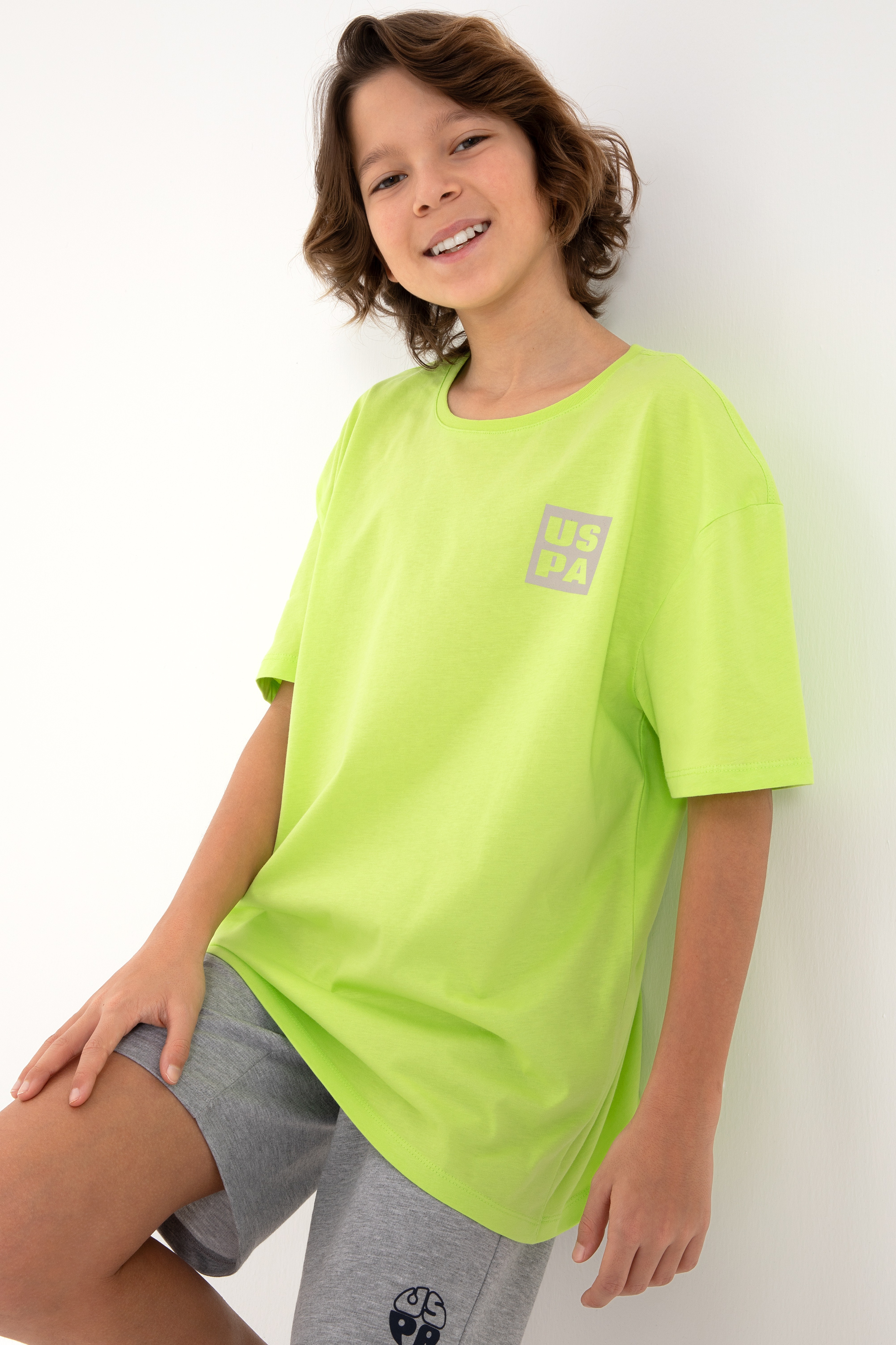Erkek Çocuk Elma Yeşili Oversize Bisiklet Yaka Tişört - Image 1