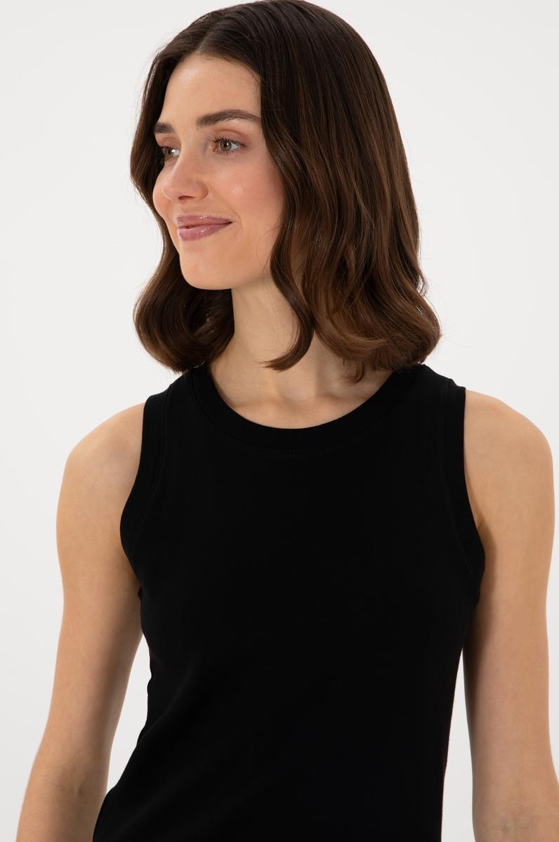 Kadın Siyah Kolsuz Bisiklet Yaka Basic Tişört