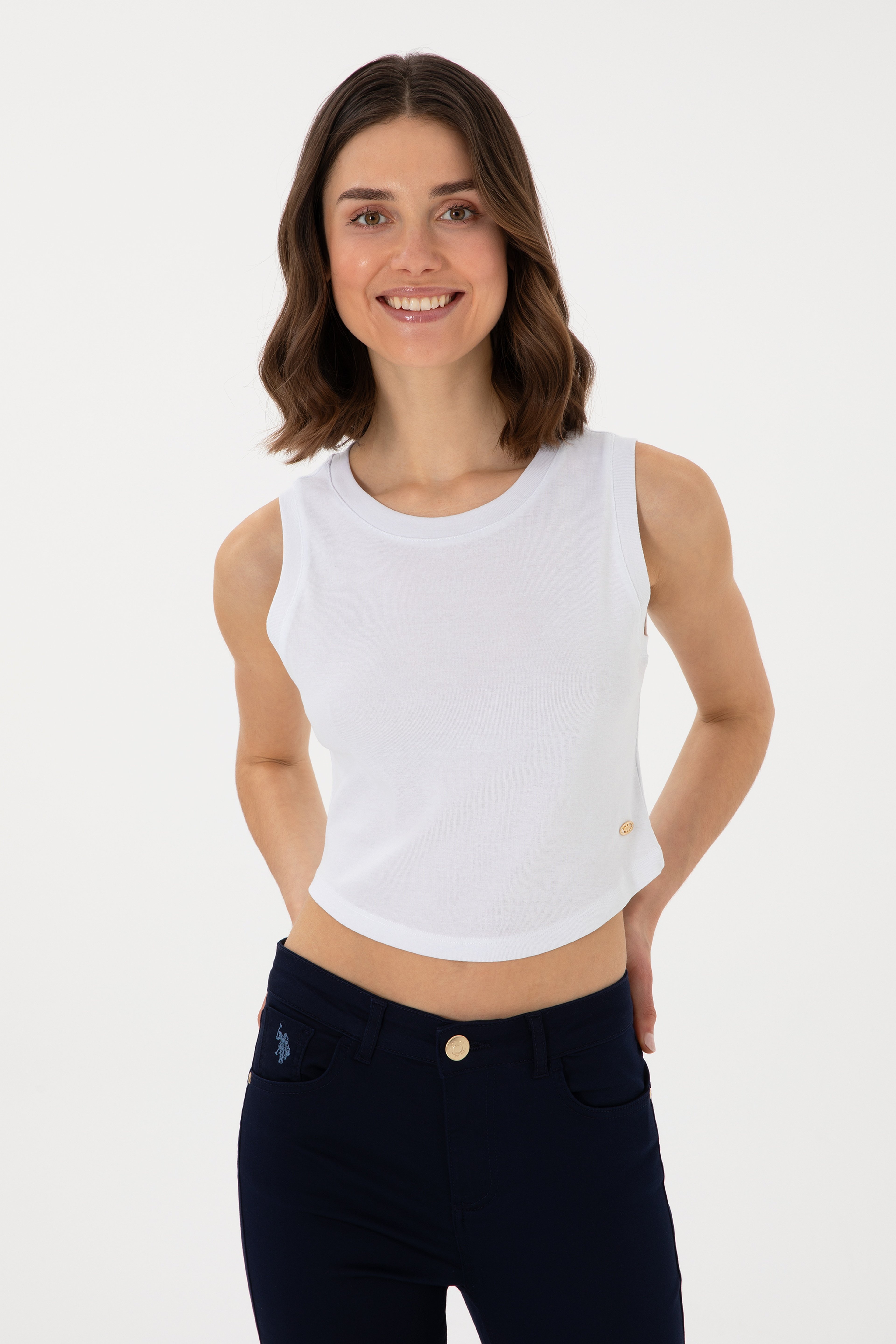 Kadın Beyaz Kolsuz Bisiklet Yaka Crop Basic Tişört - Image 3