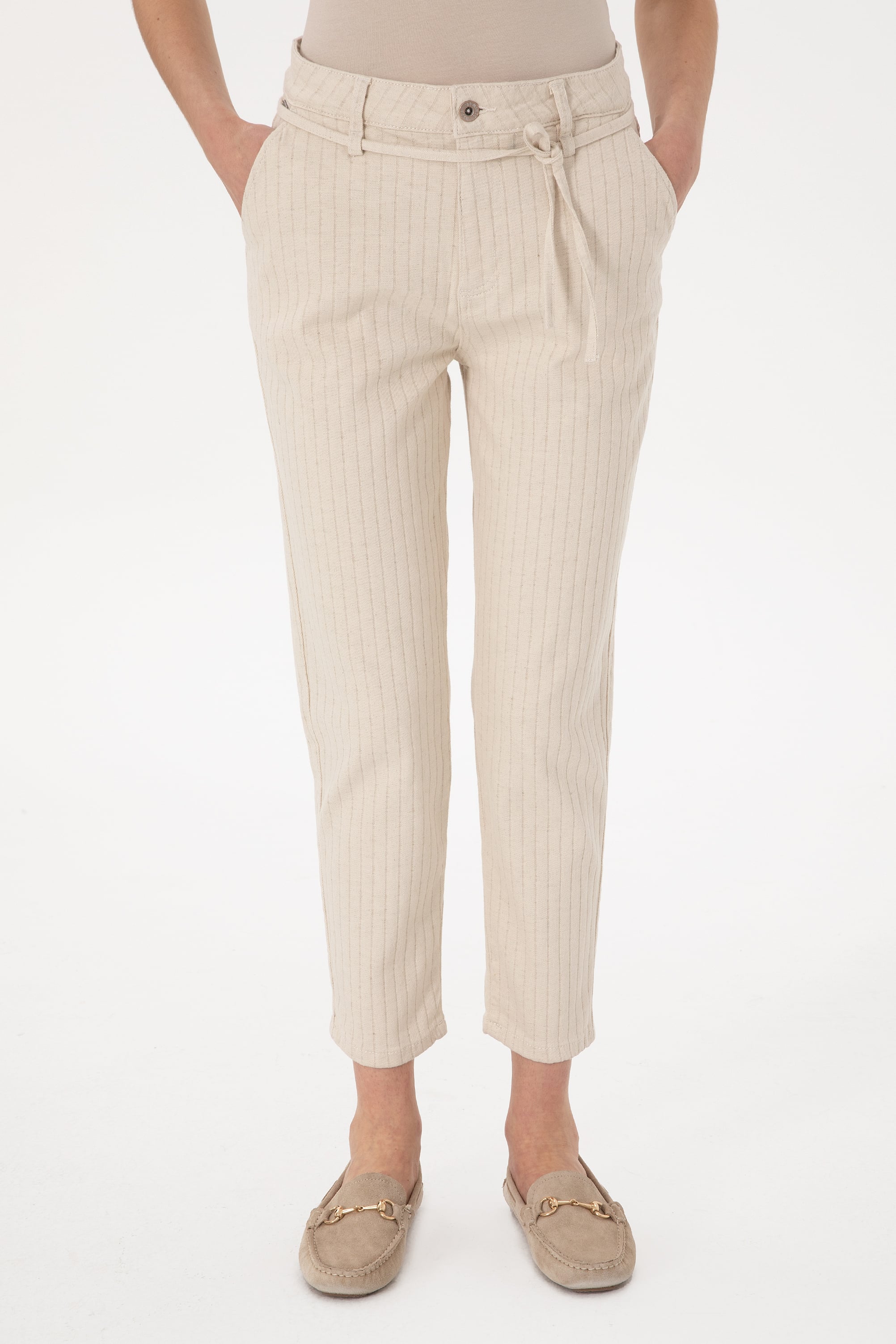 Kadın Ekru Çizgili Keten Karışımlı Carrot Fit Jean Pantolon - Image 2